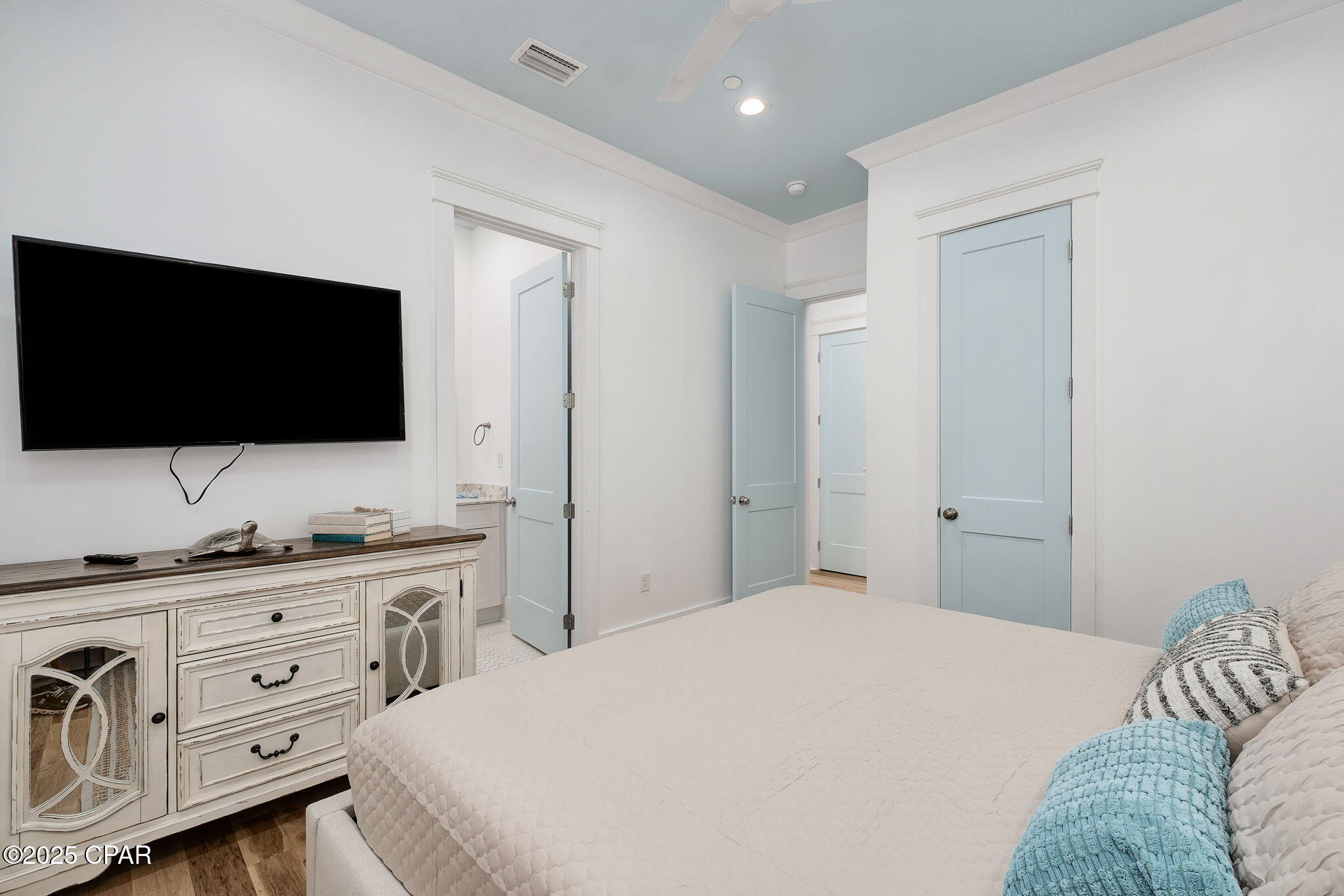 Listing photo id 48 for 20405 Front Beach Road Road