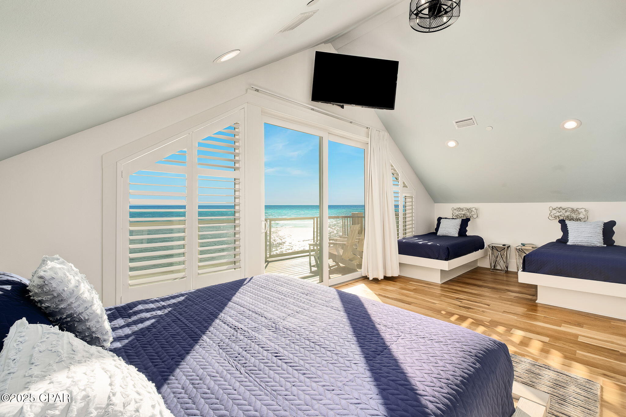 Listing photo id 58 for 20405 Front Beach Road Road