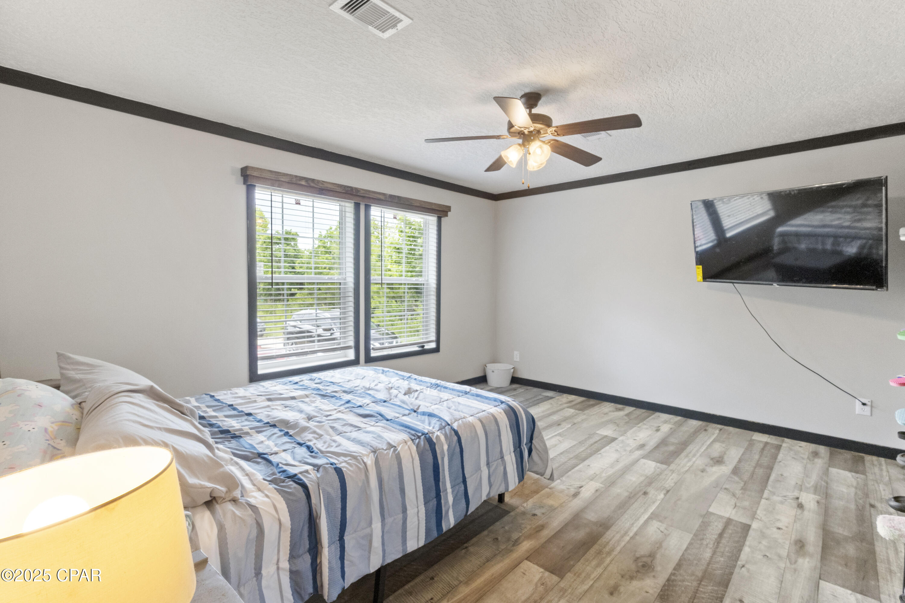 Image 12 For 327 Berthe Avenue