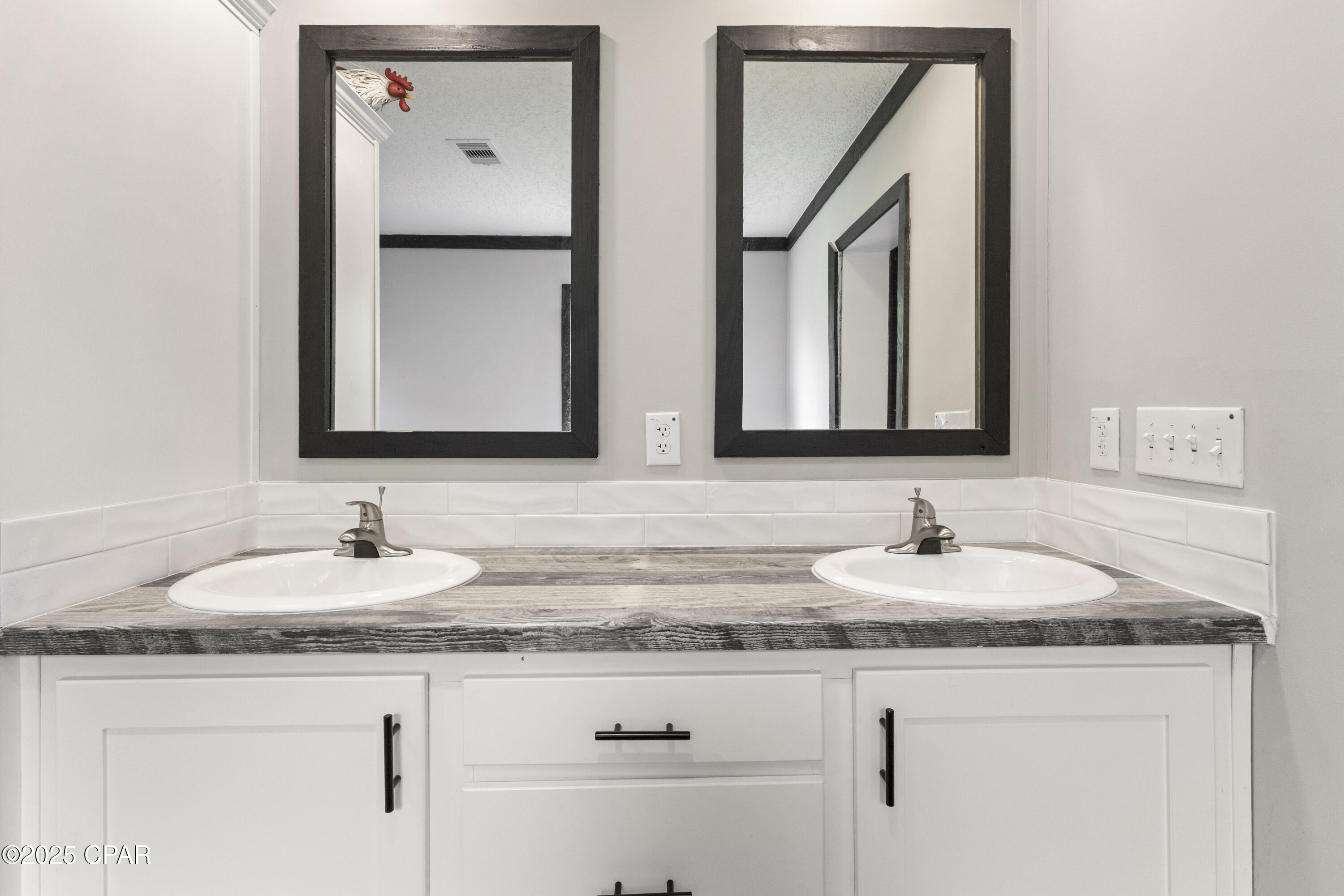 Image 15 For 327 Berthe Avenue