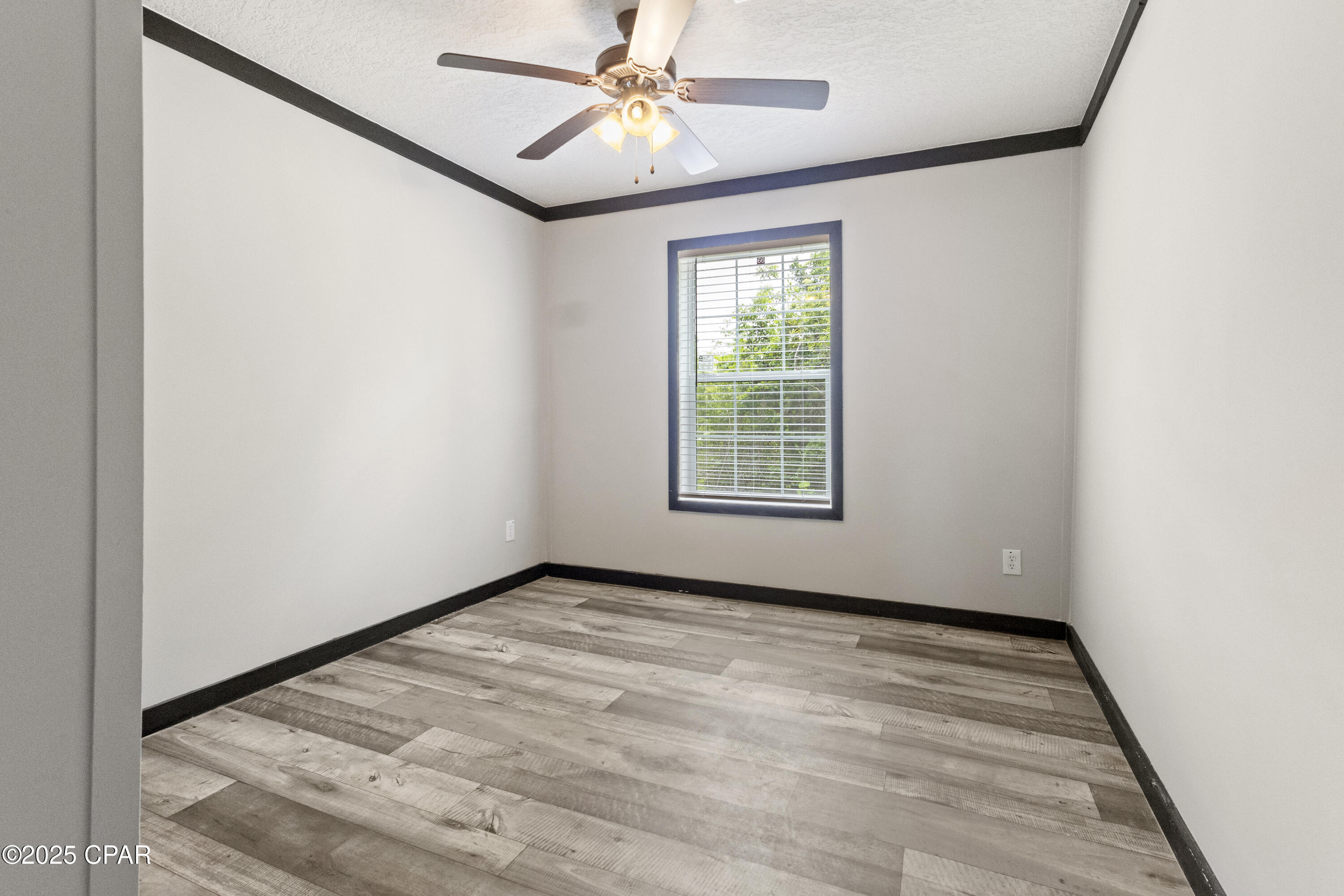 Image 17 For 327 Berthe Avenue