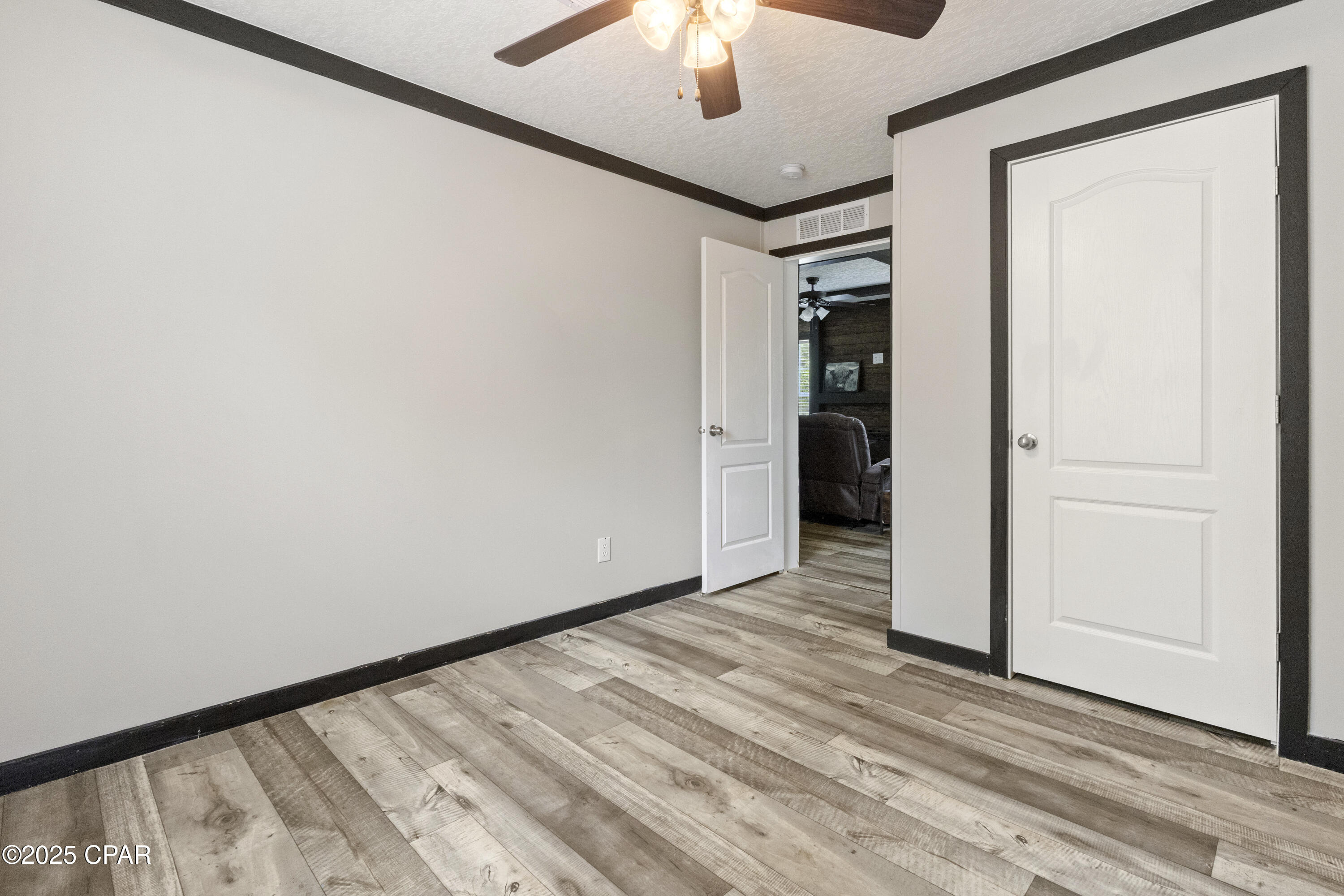 Image 18 For 327 Berthe Avenue