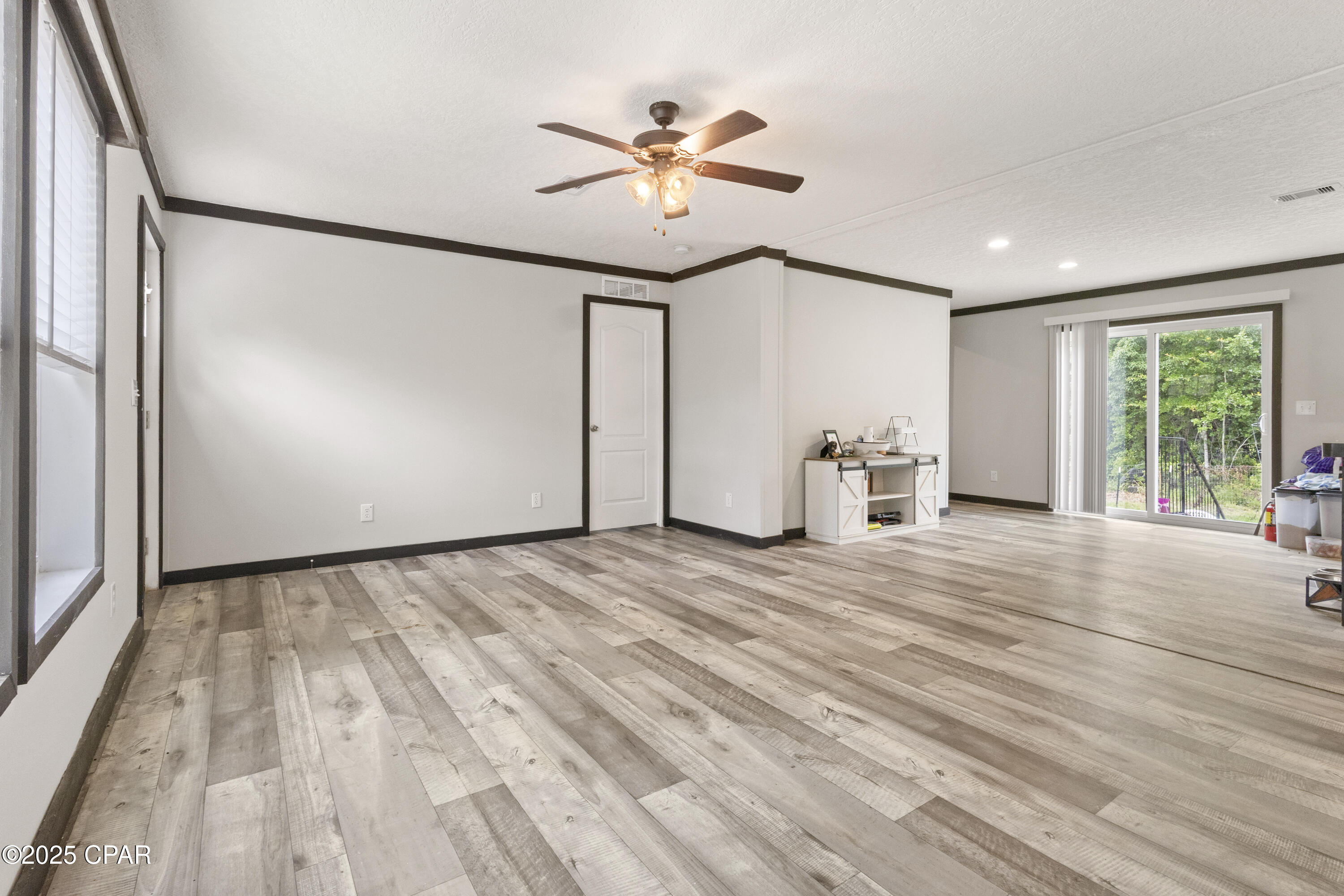 Image 6 For 327 Berthe Avenue