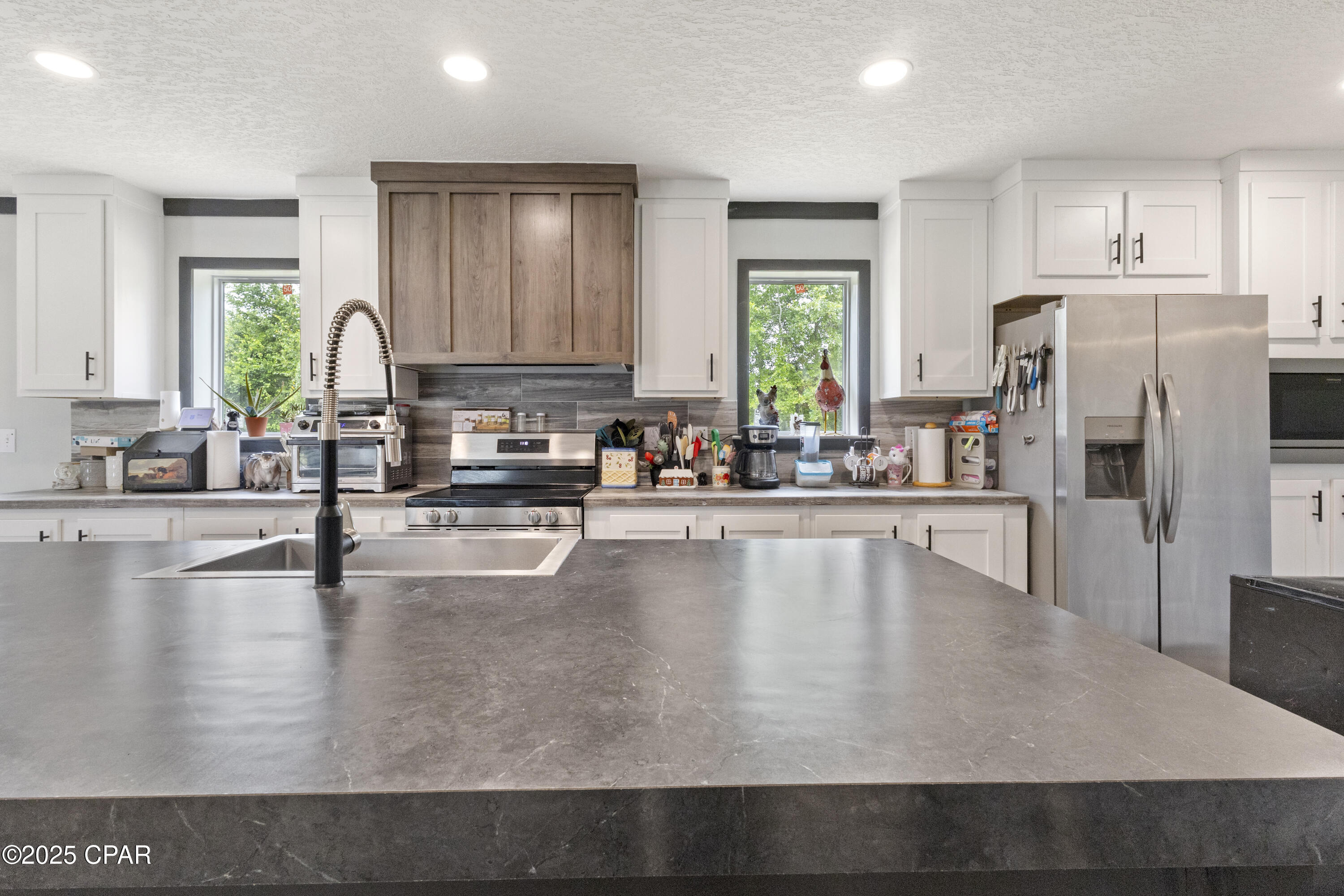 Image 8 For 327 Berthe Avenue