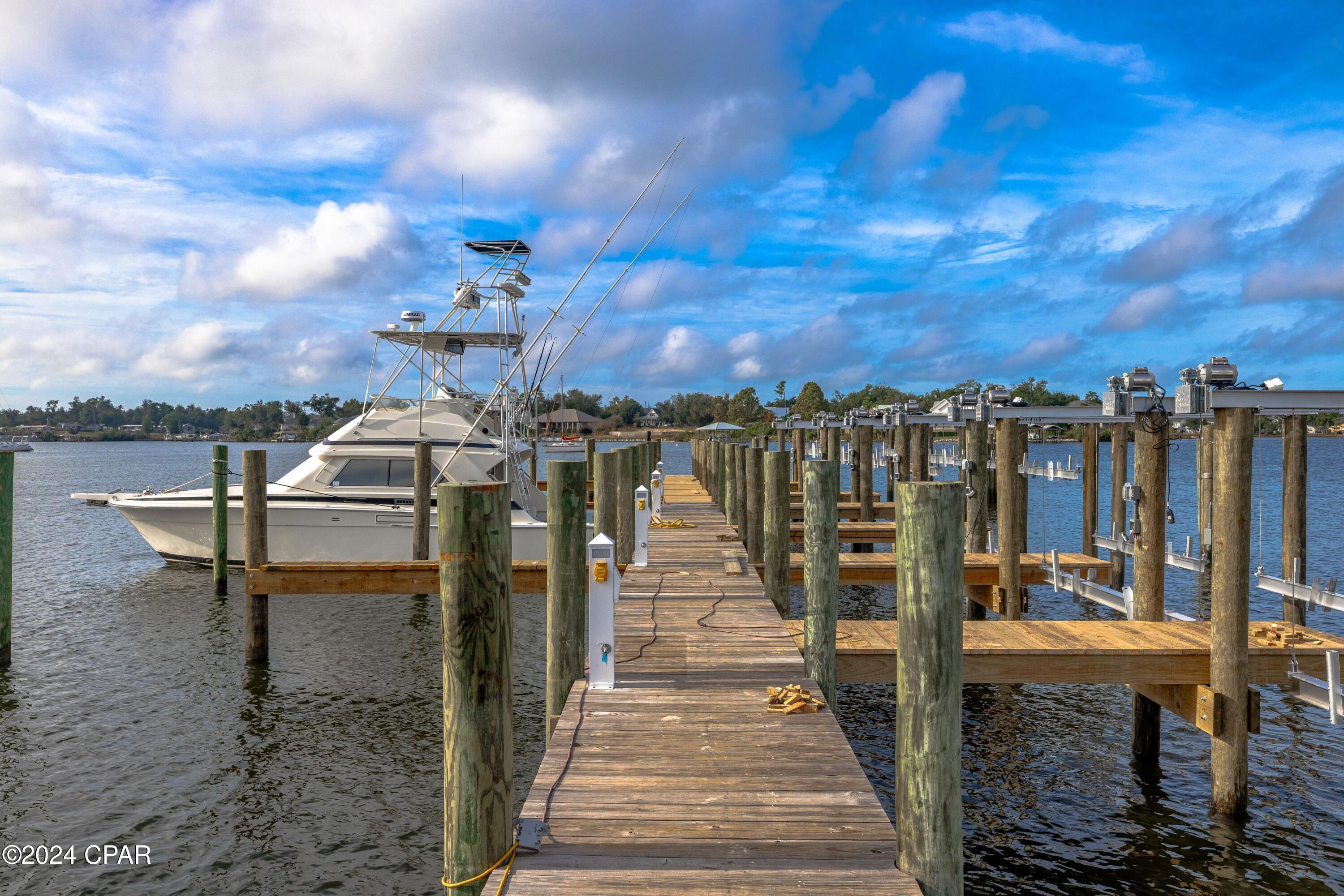 Image 2 For 1524 5th, Business 98 Street