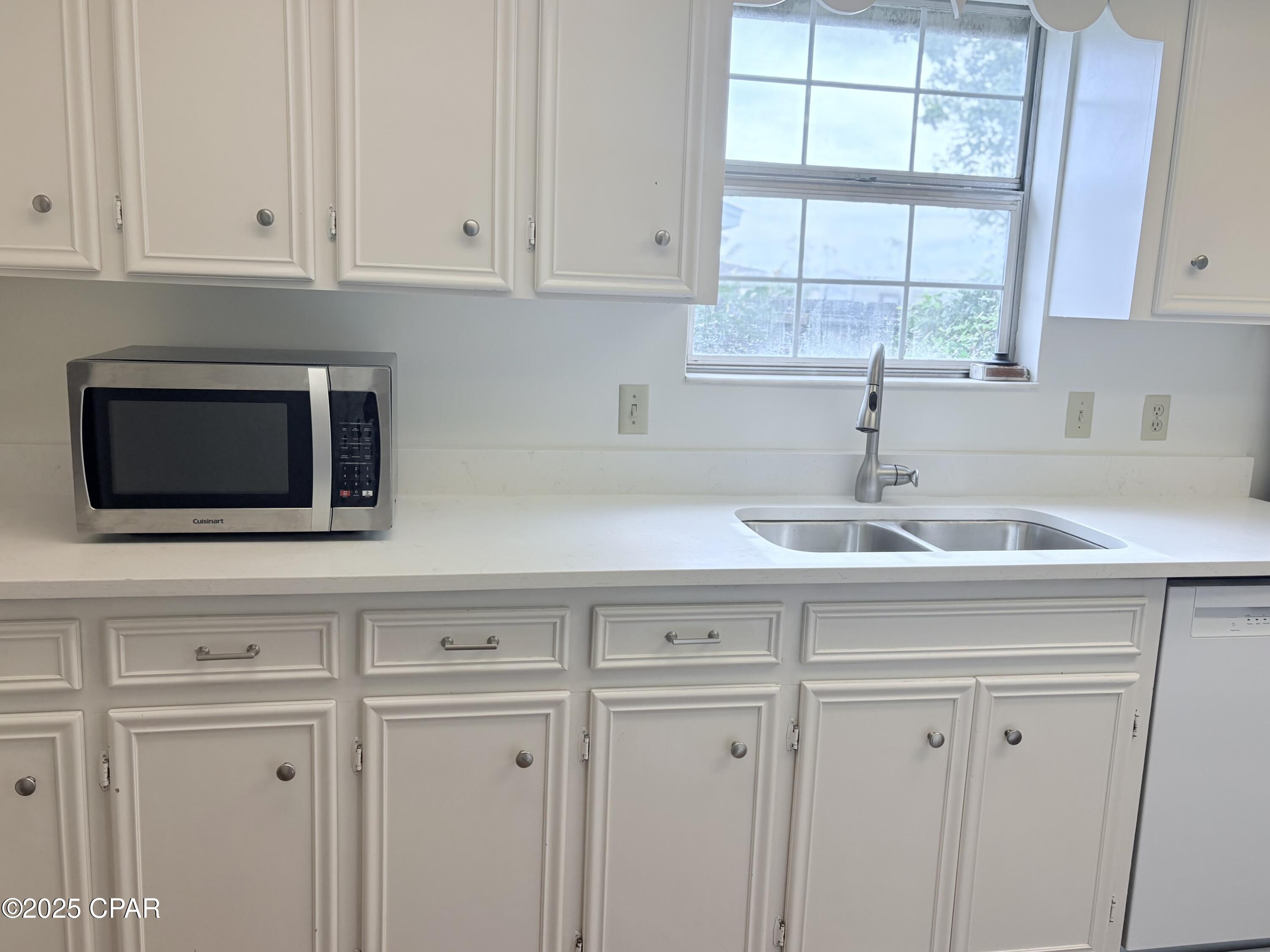 Image 10 For 320 Alexander Drive