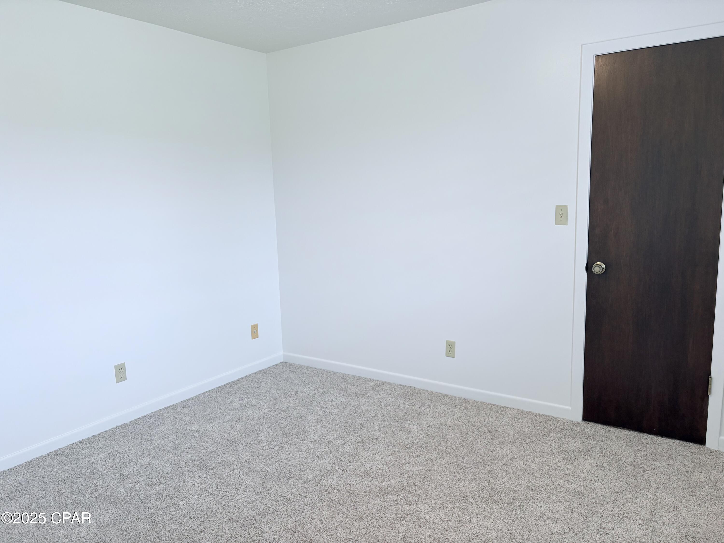 Image 17 For 320 Alexander Drive