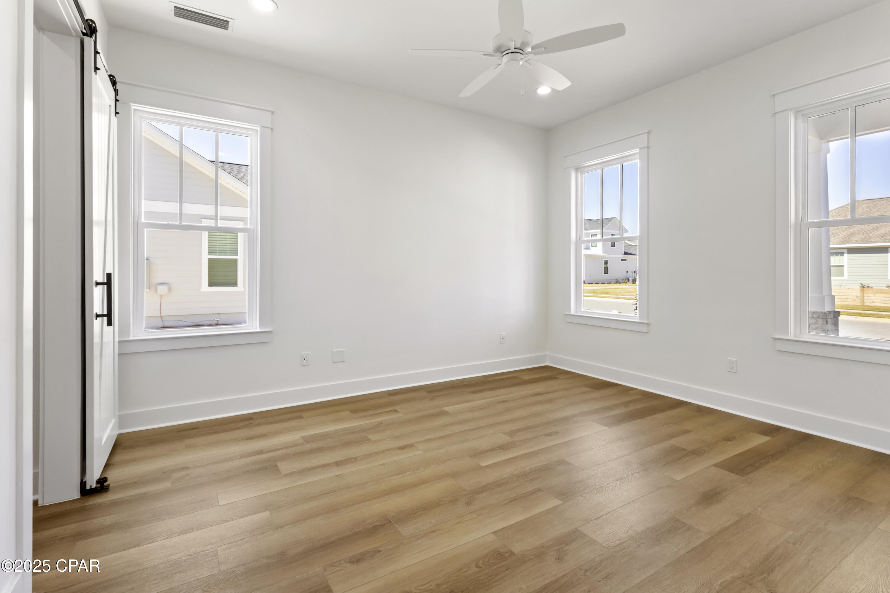 Image 11 For 121 Charleston Court