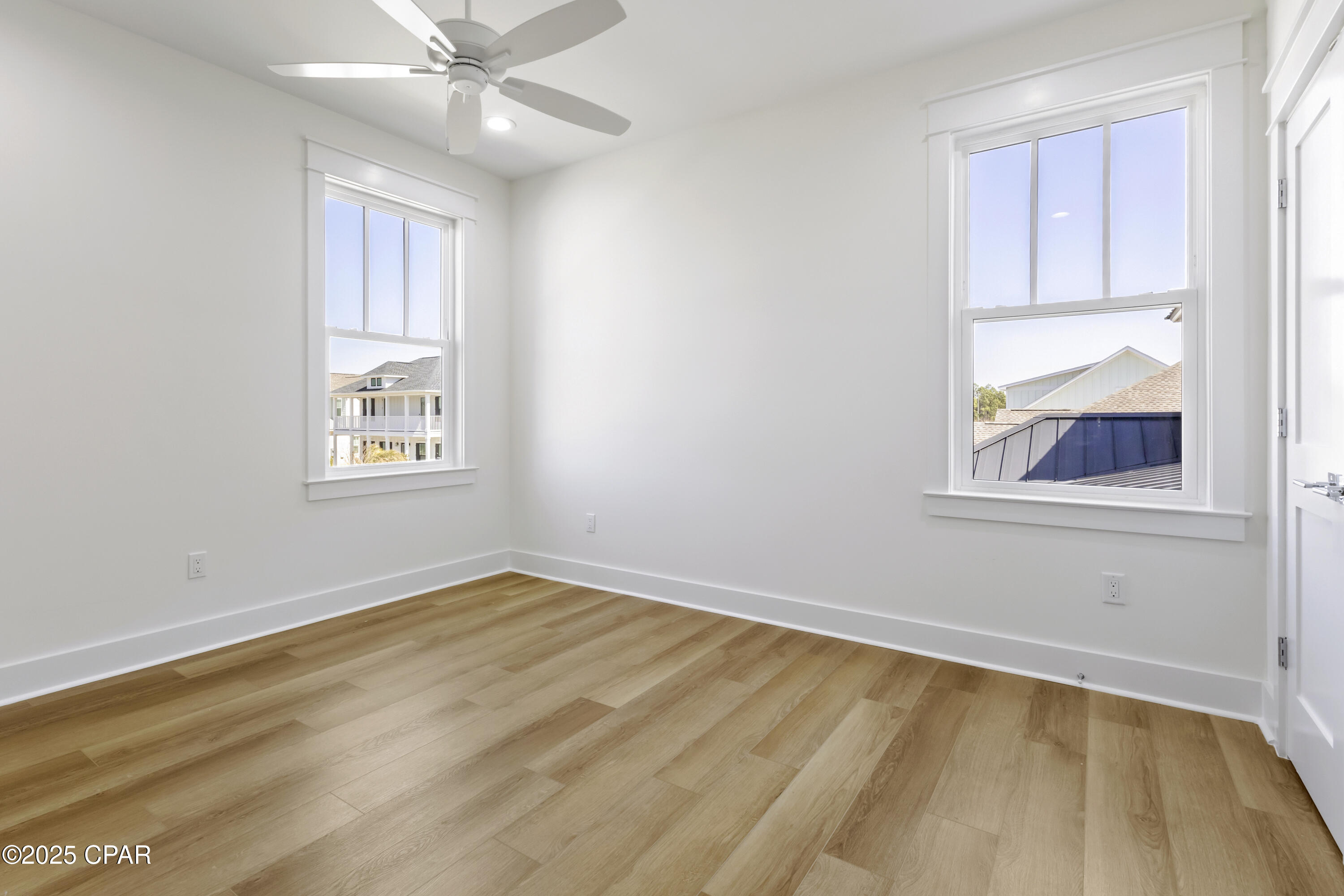 Listing photo id 21 for 121 Charleston Court