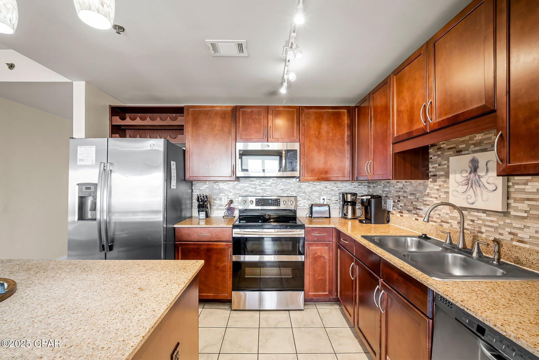 Image 15 For 9902 Thomas Drive 1430