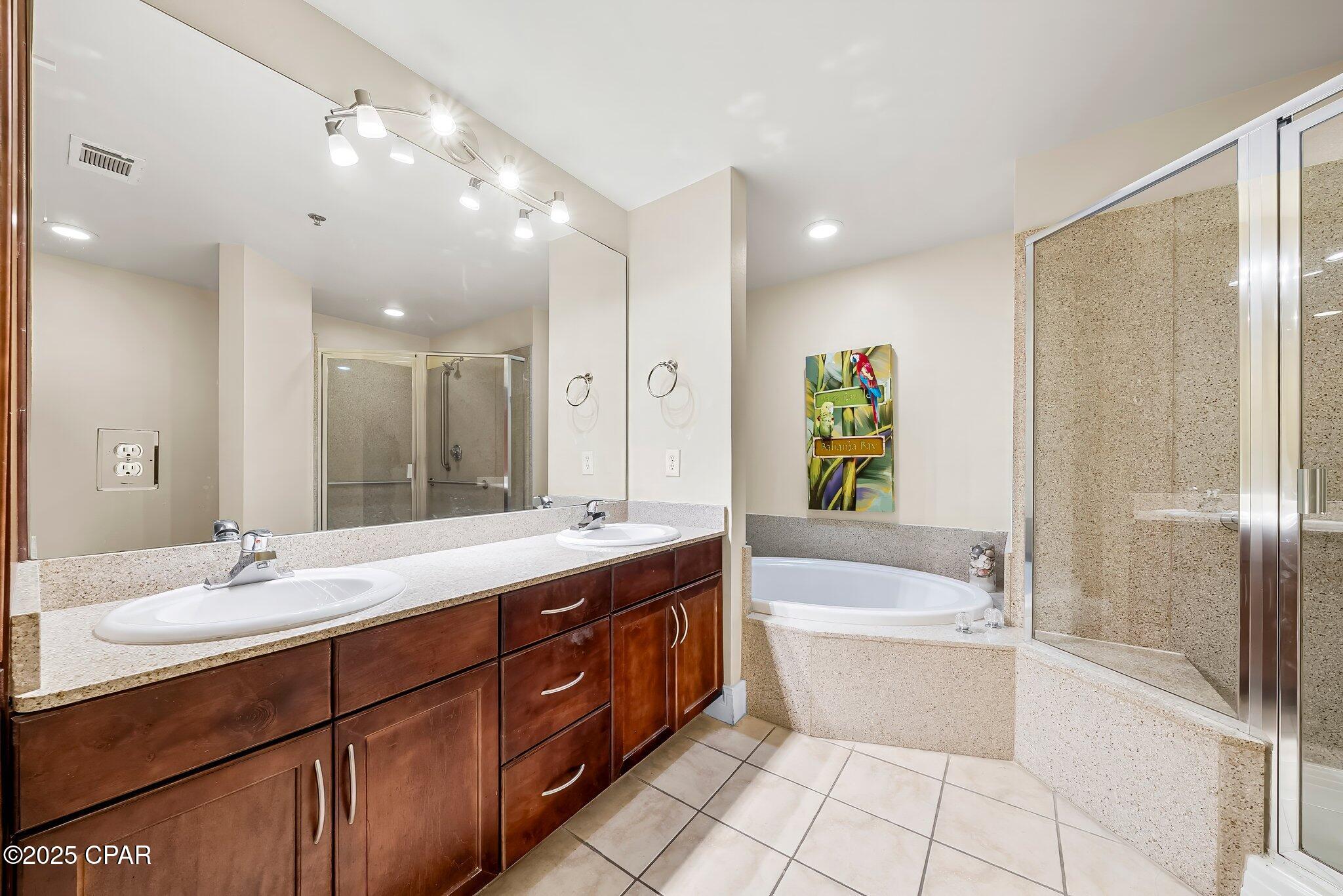 Image 19 For 9902 Thomas Drive 1430