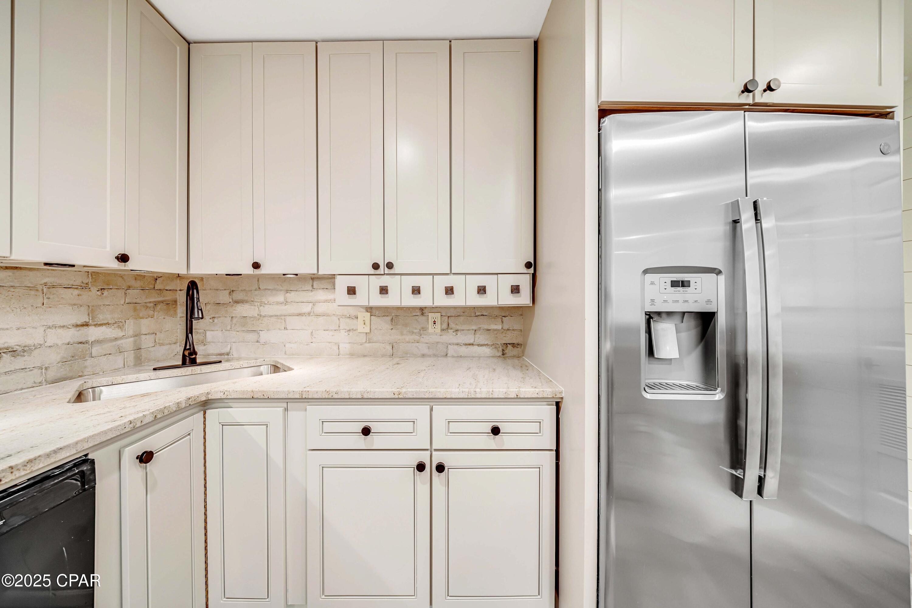 Image 11 For 4726 Bay Point Road  C-226