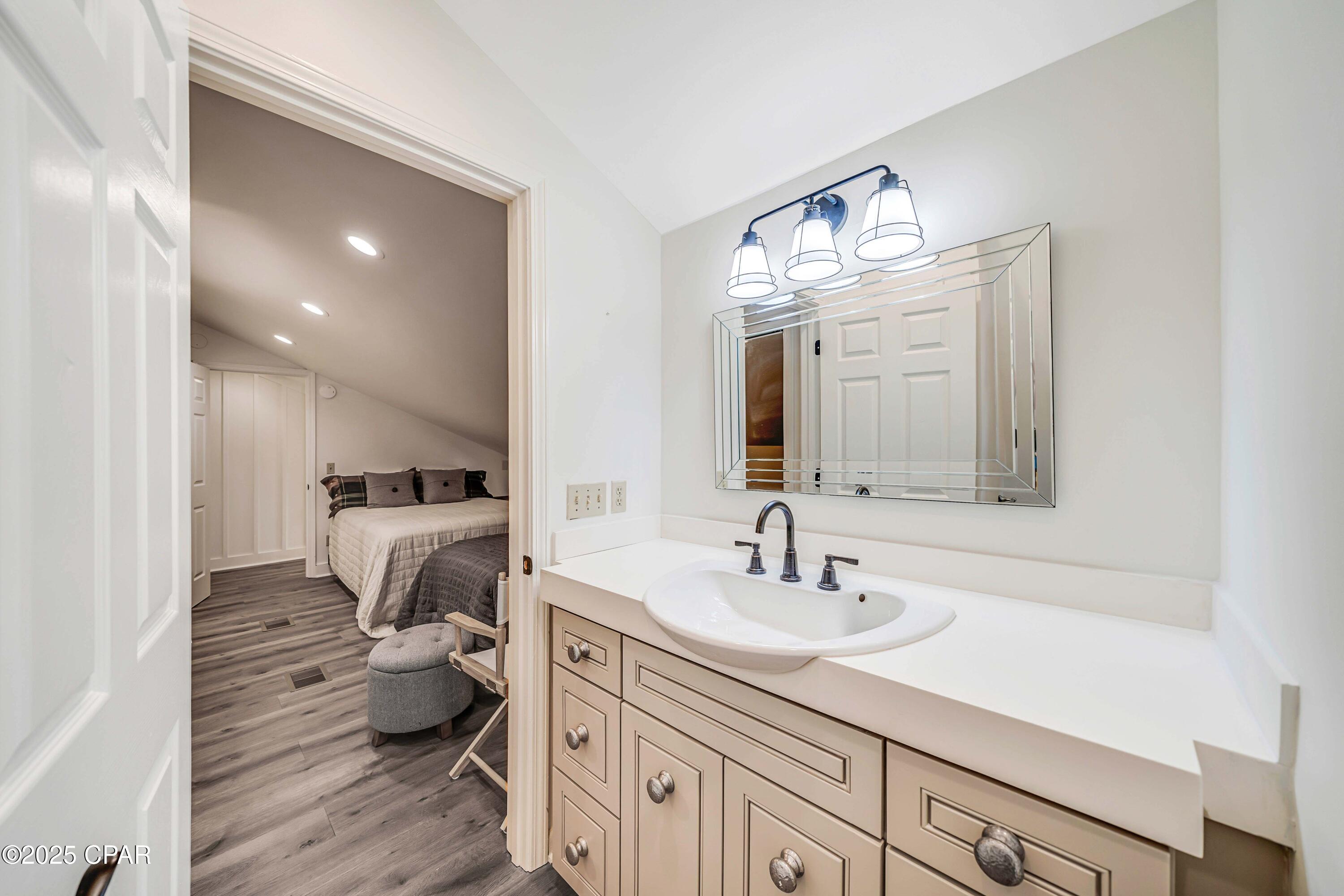 Image 31 For 4726 Bay Point Road  C-226