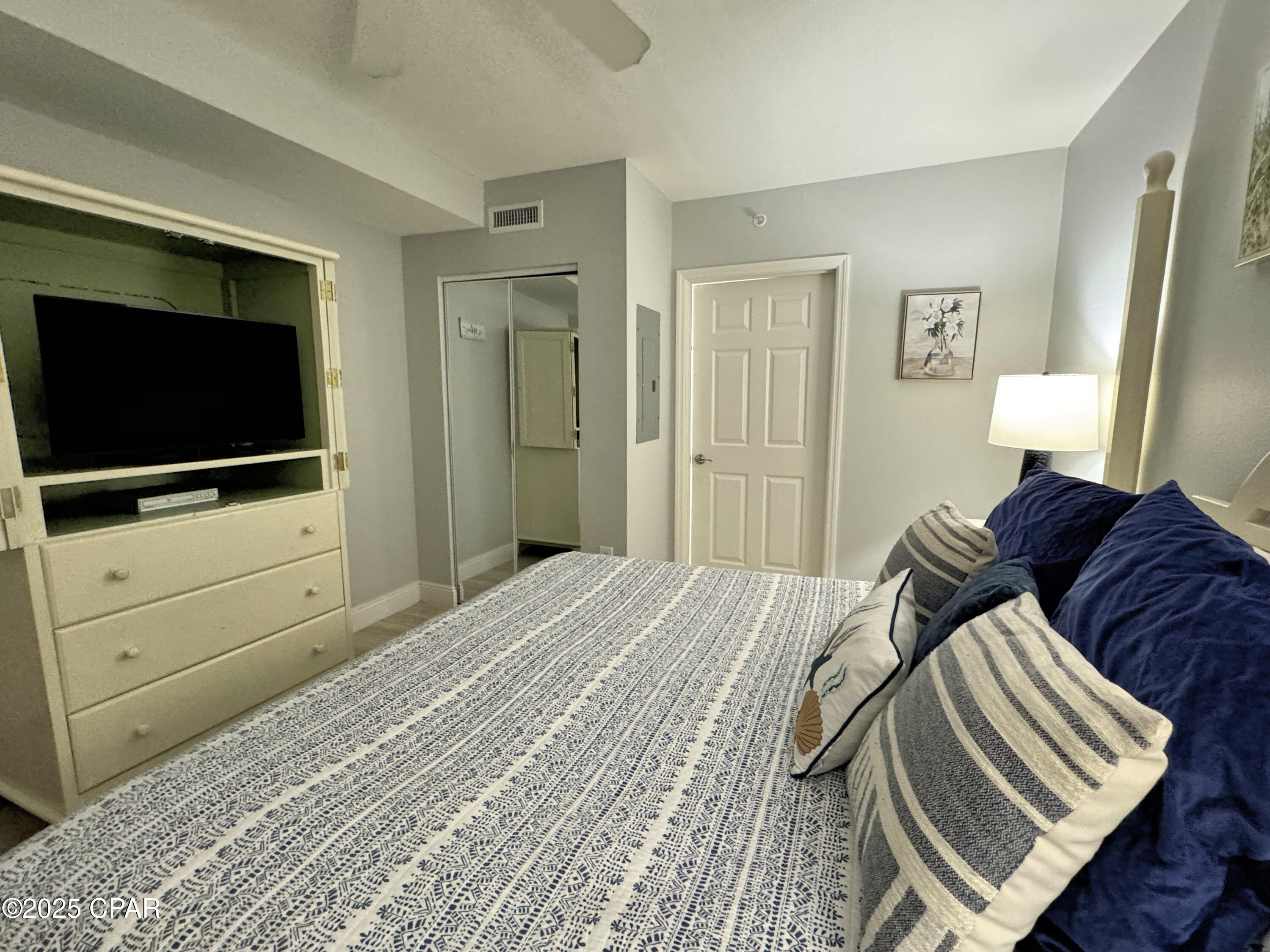 Image 23 For 14701 Front Beach Road 933