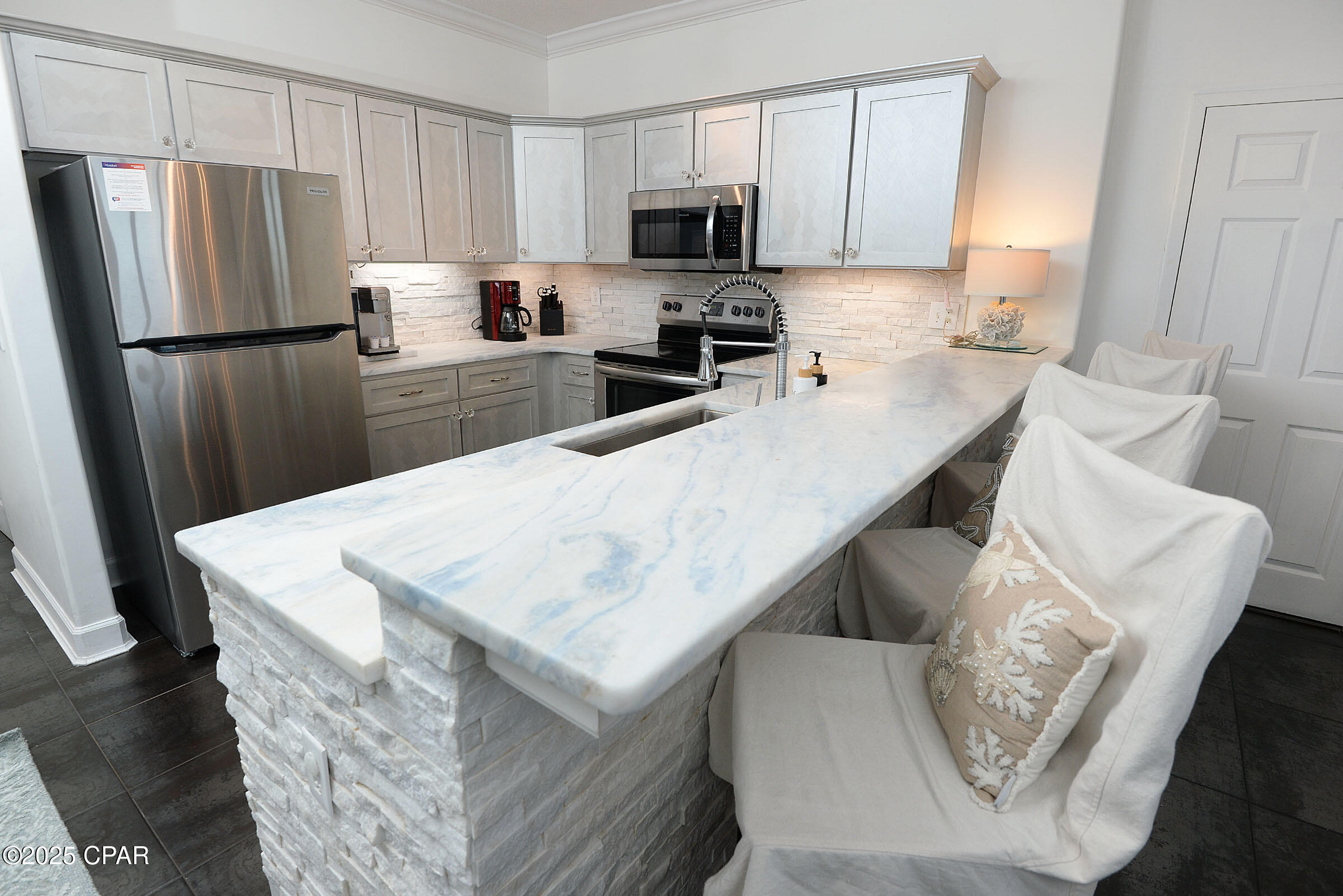 Image 10 For 17545 Front Beach Road  1609