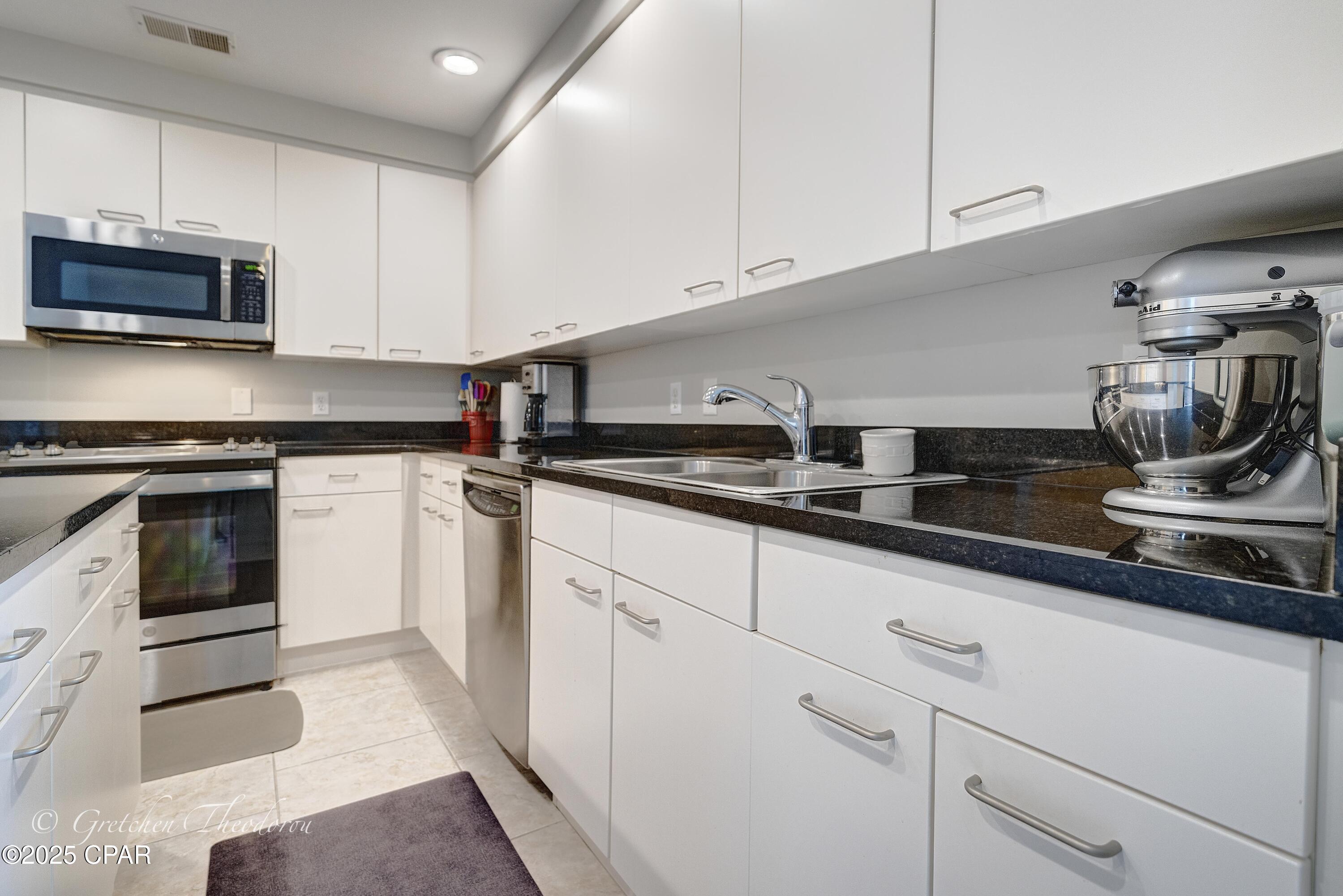 Image 6 For 6422 Highway 98  1006