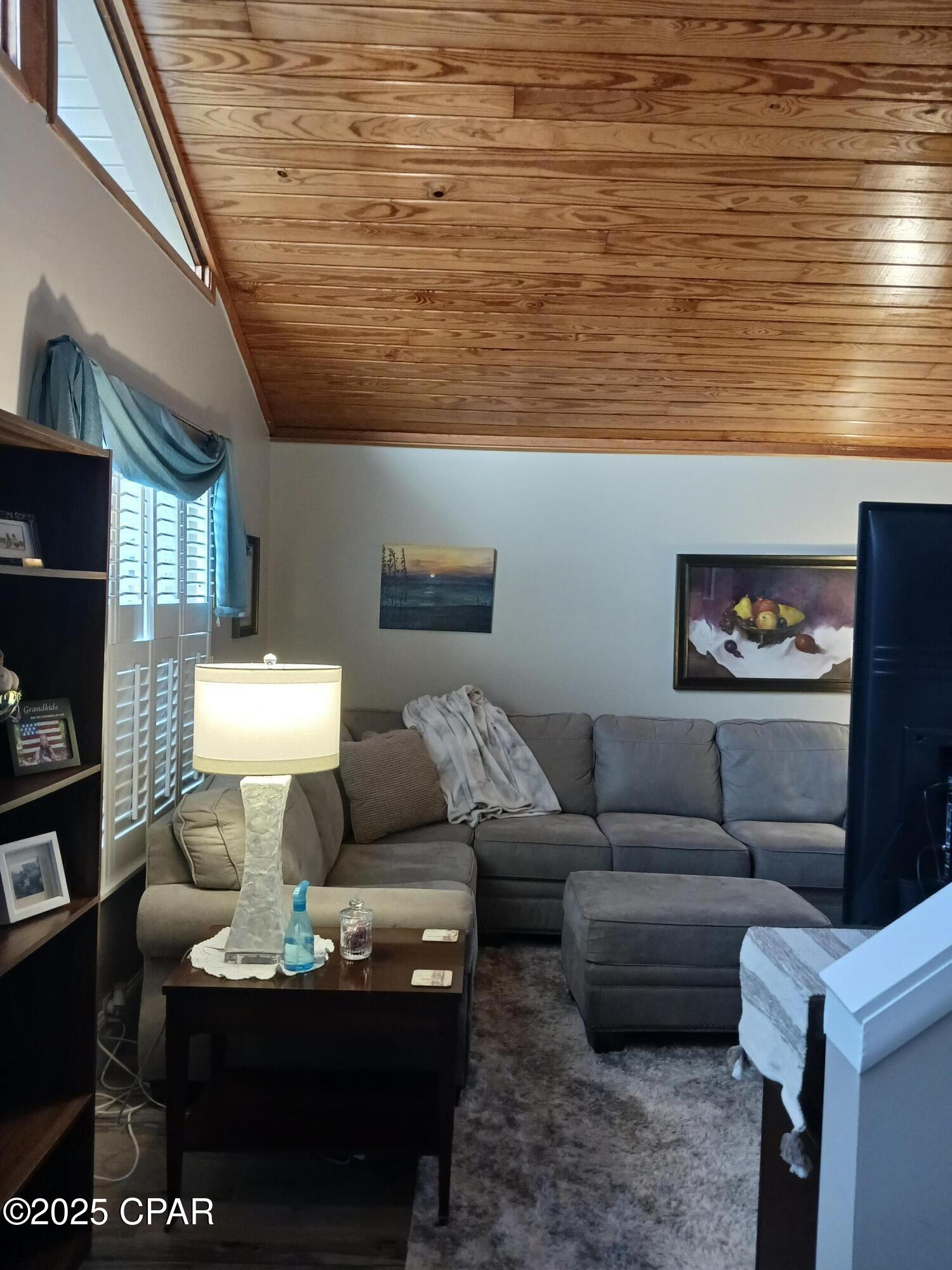 Image 3 For 1114 Calabria Road