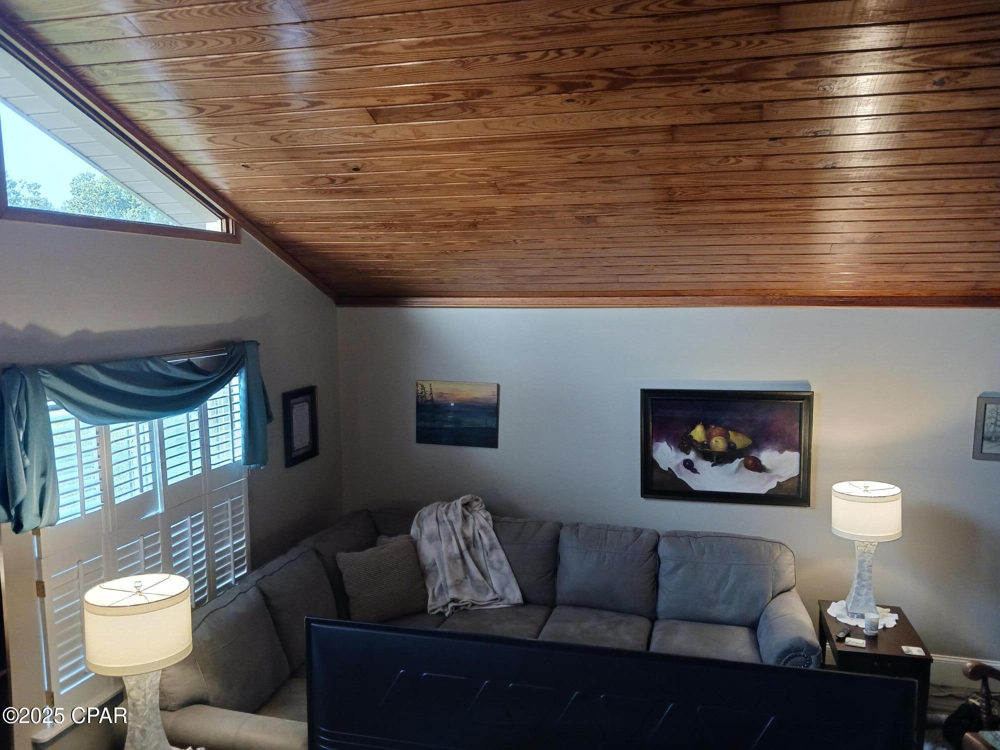 Image 4 For 1114 Calabria Road