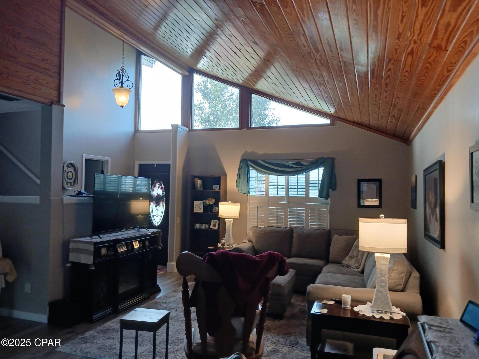 Image 7 For 1114 Calabria Road