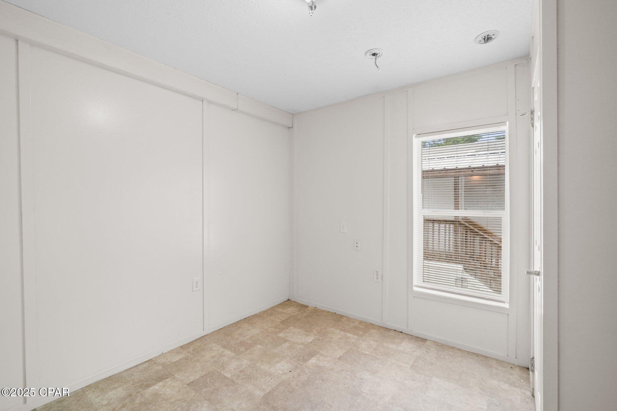 Image 31 For 1329 Transmitter Road Road