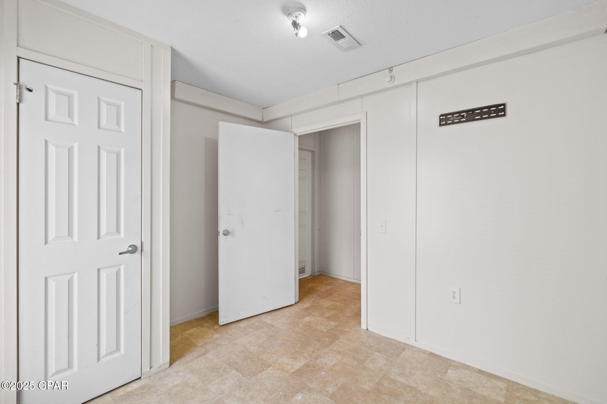 Image 32 For 1329 Transmitter Road Road