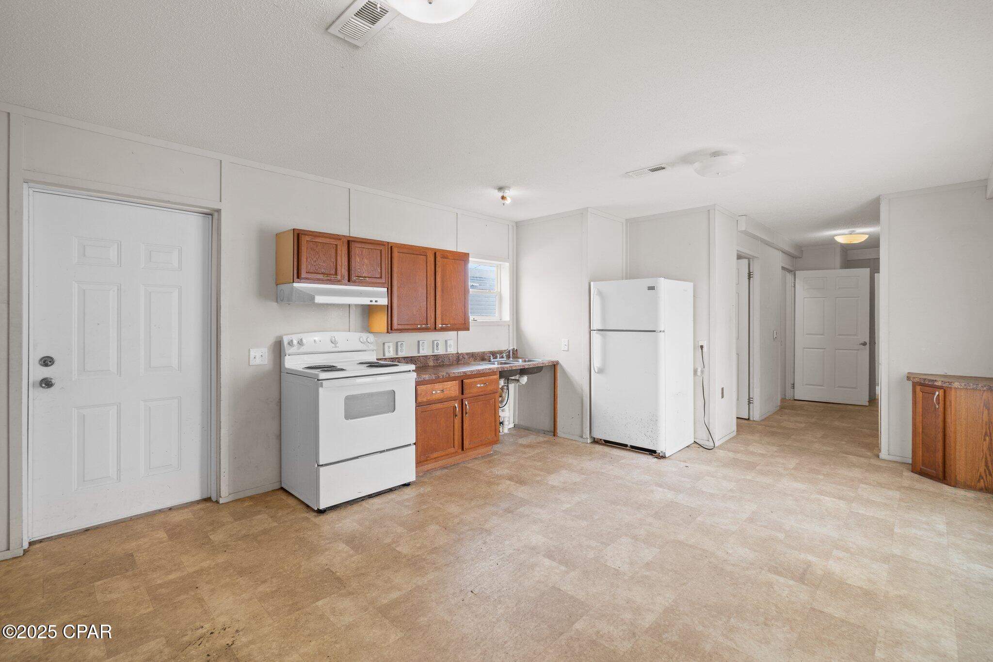 Image 20 For 1329 Transmitter Road