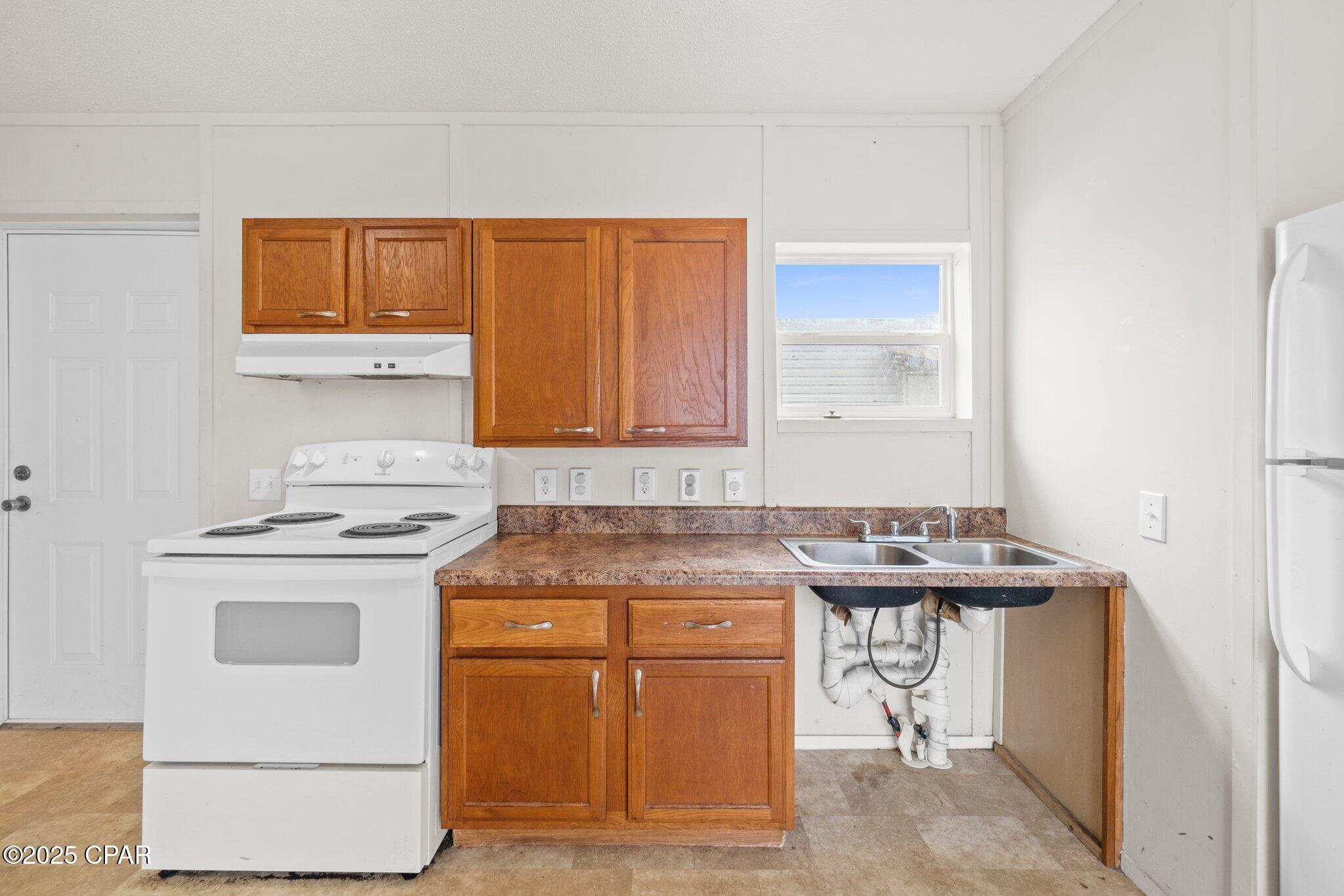 Image 21 For 1329 Transmitter Road