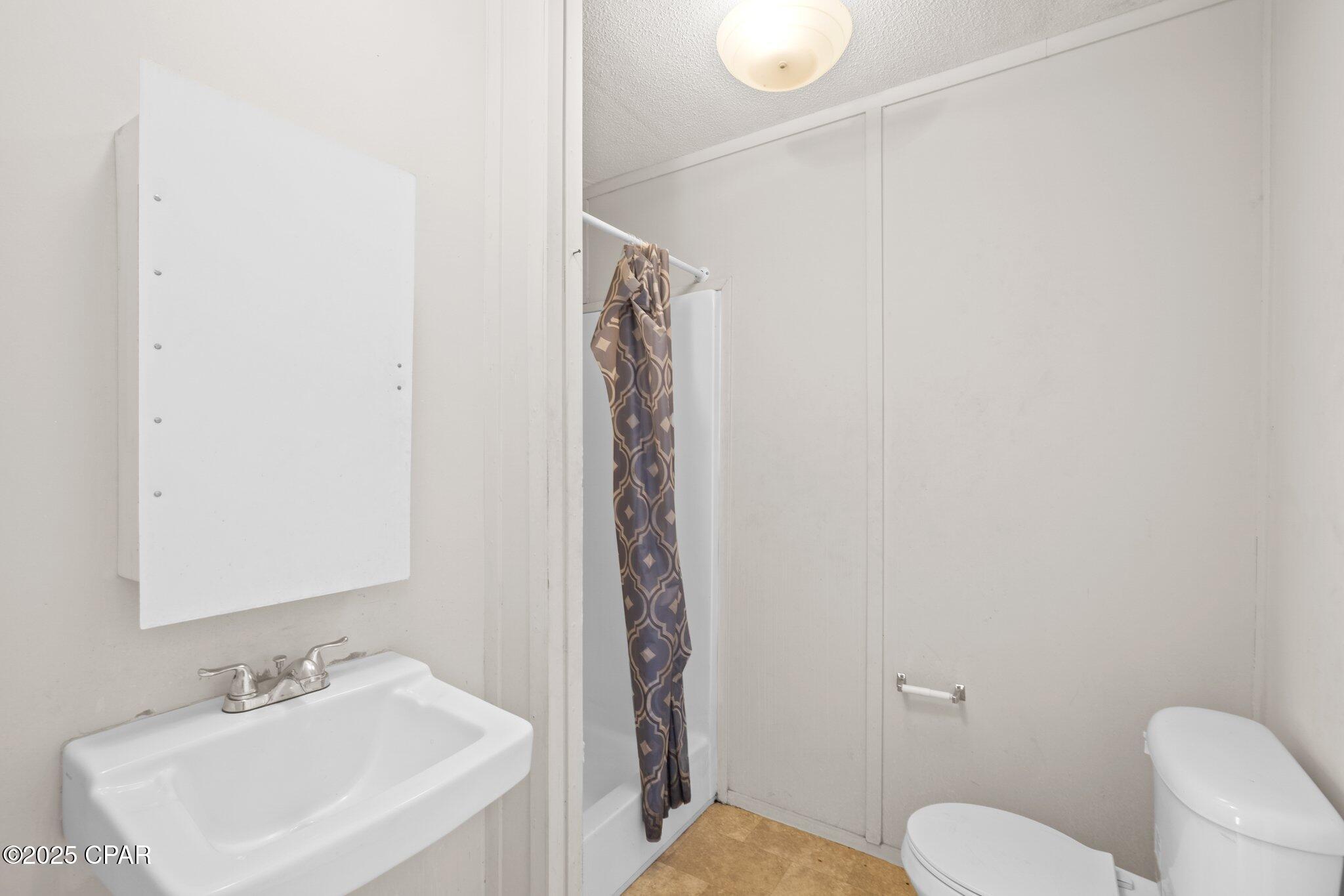 Image 24 For 1329 Transmitter Road