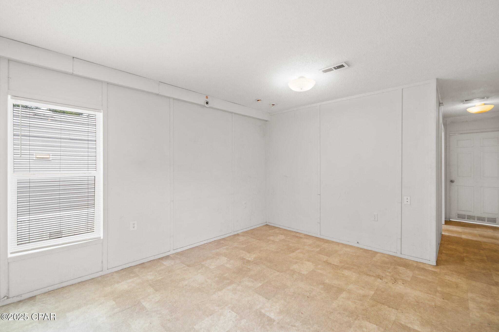 Image 30 For 1329 Transmitter Road