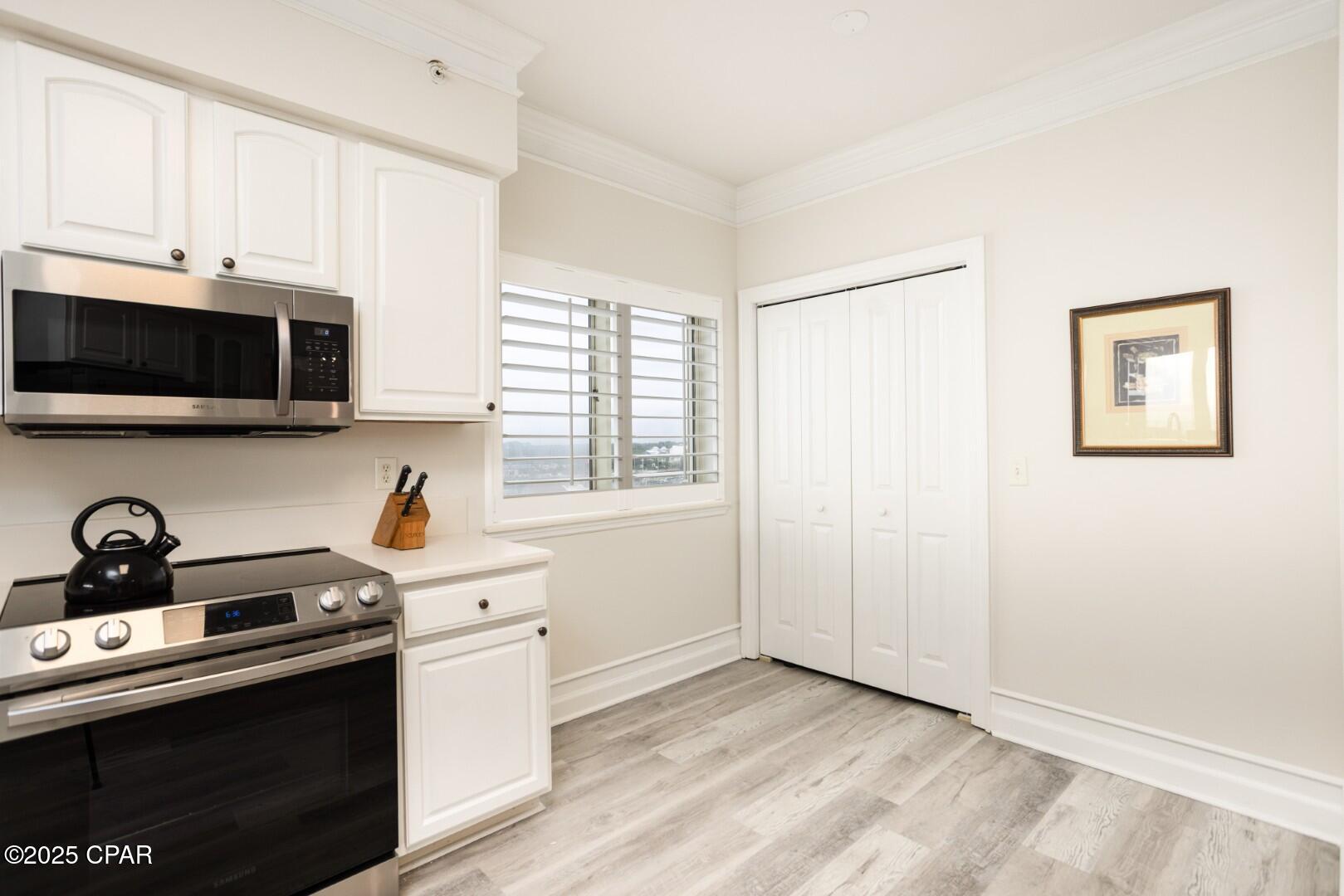 Image 13 For 8601 Surf Drive 6w