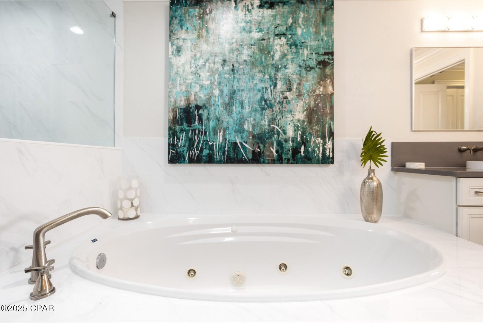 Image 16 For 8601 Surf Drive 6w