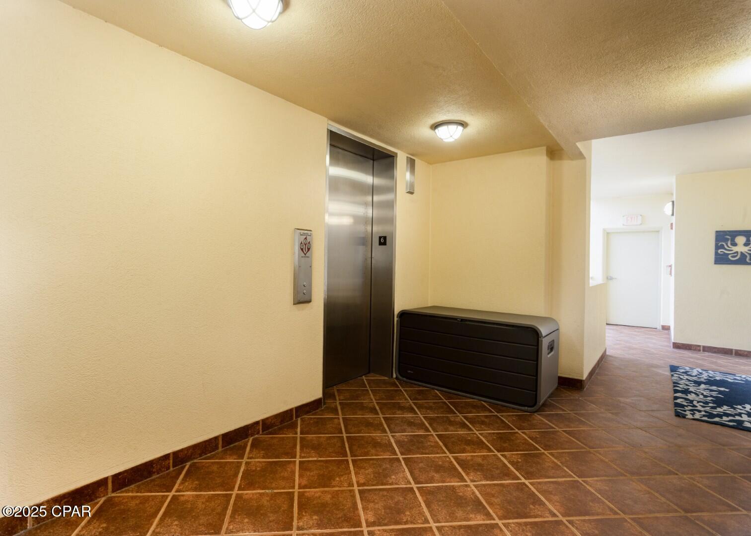 Image 3 For 8601 Surf Drive 6w