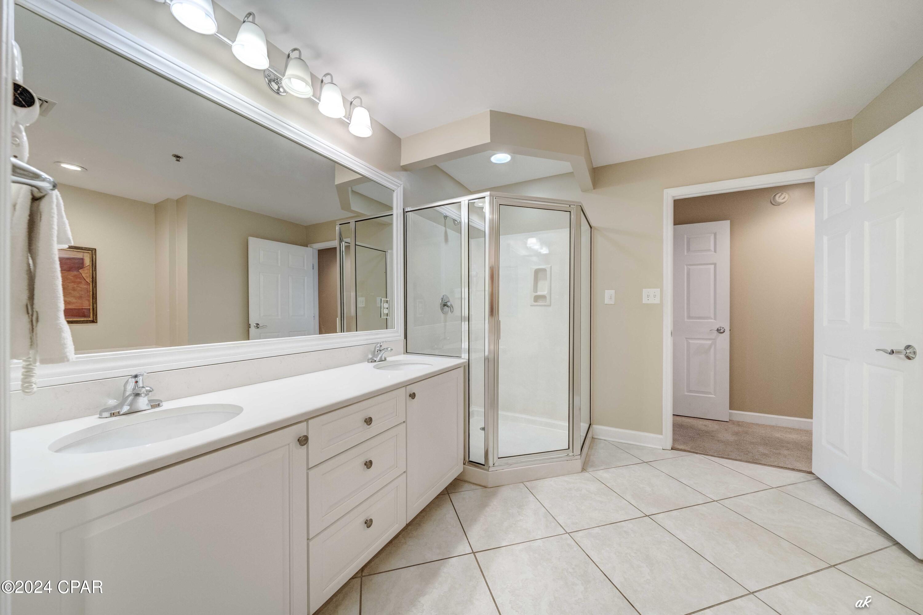 Listing photo id 10 for 6627 Thomas Drive 1601