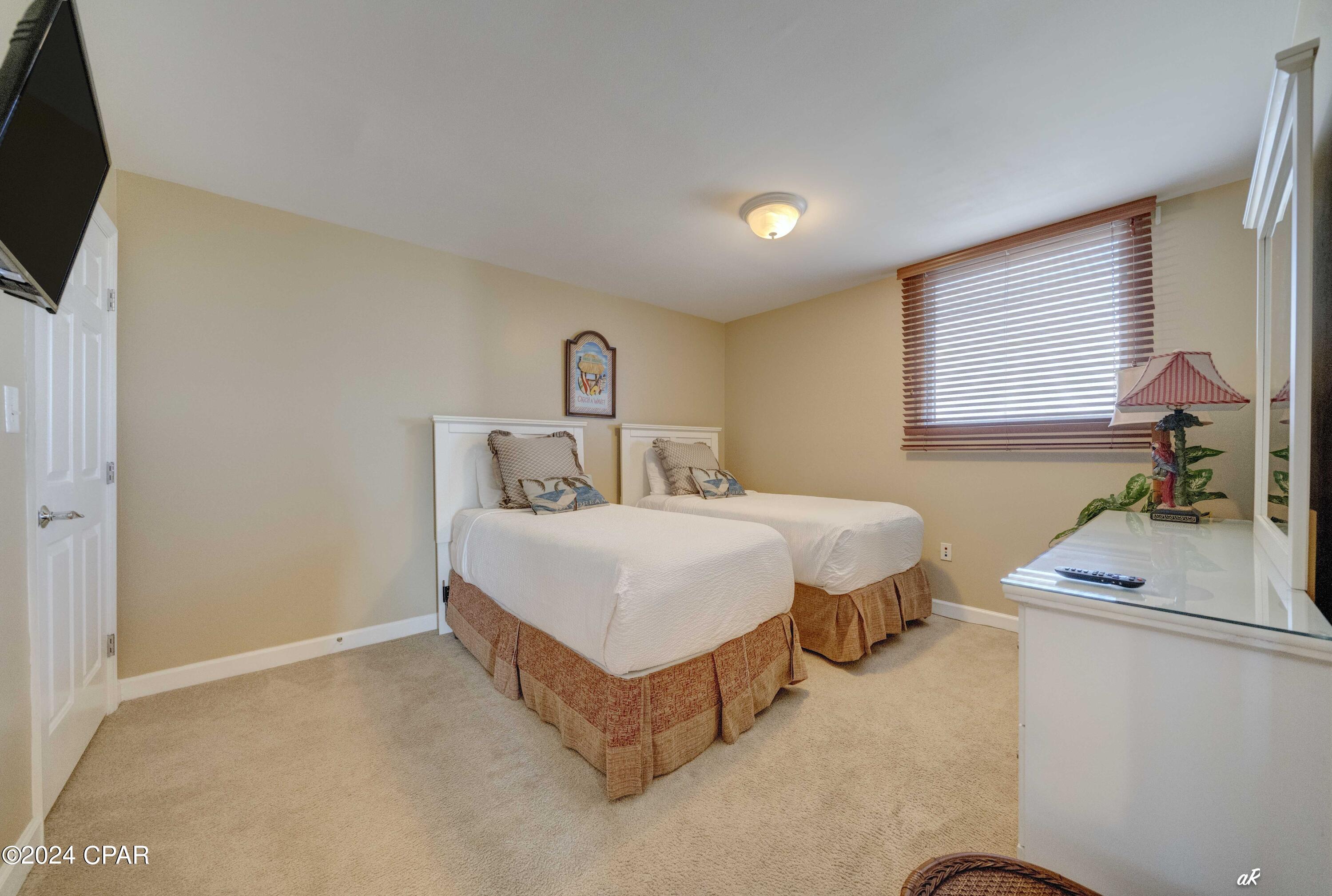 Listing photo id 20 for 6627 Thomas Drive 1601