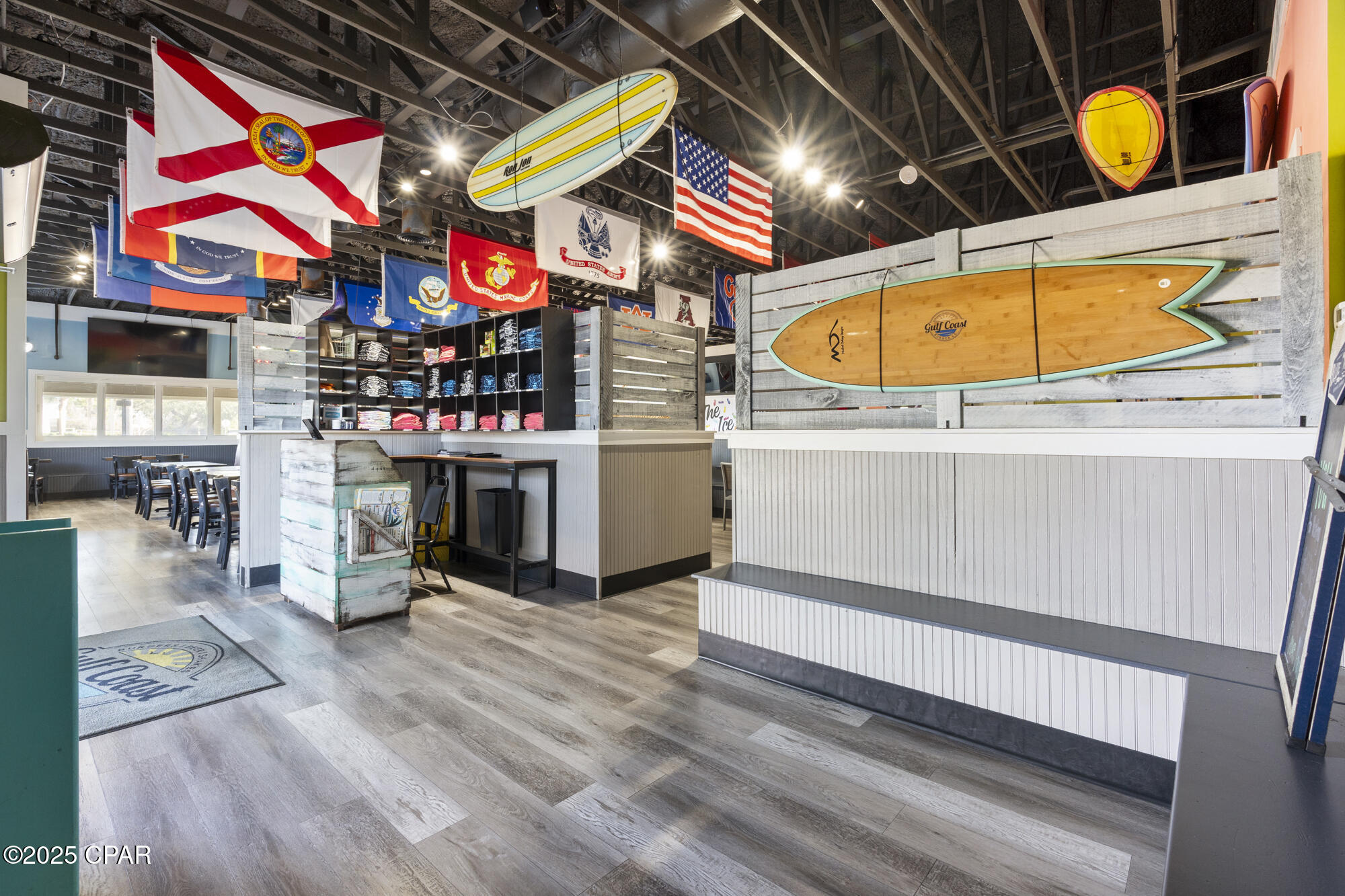 Listing photo id 27 for 10031 Hutchison Boulevard