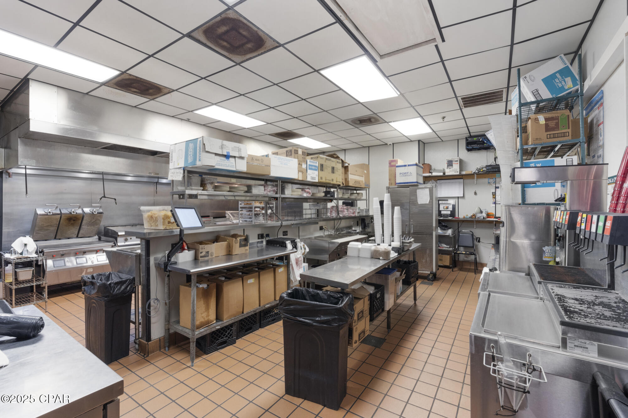 Listing photo id 31 for 10031 Hutchison Boulevard