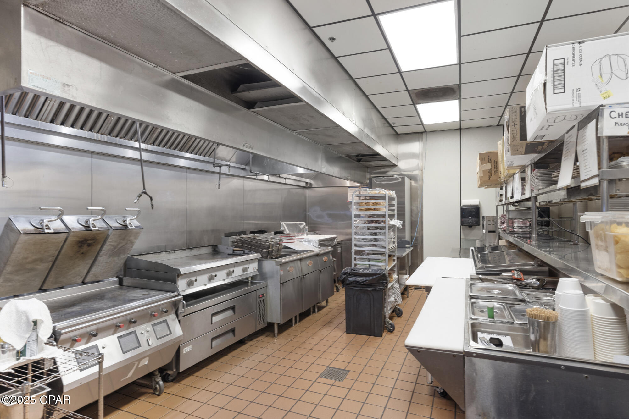 Listing photo id 35 for 10031 Hutchison Boulevard