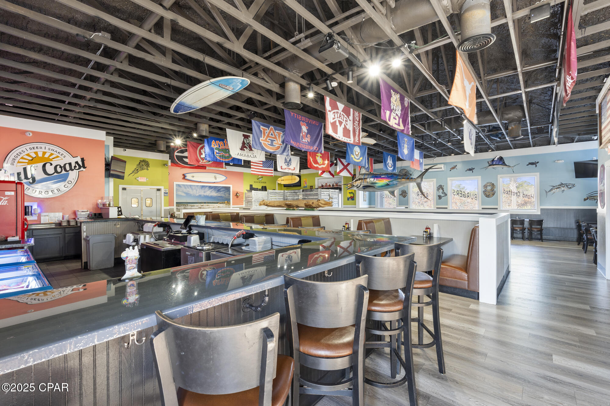 Listing photo id 8 for 10031 Hutchison Boulevard