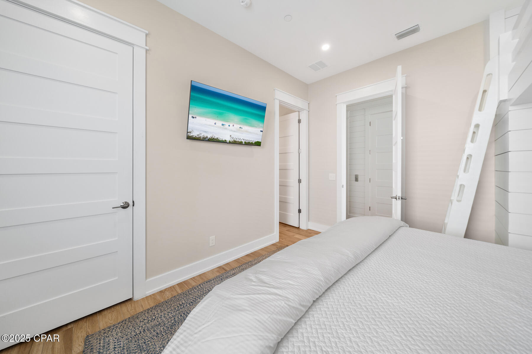 Image 49 For 14300 Front Beach