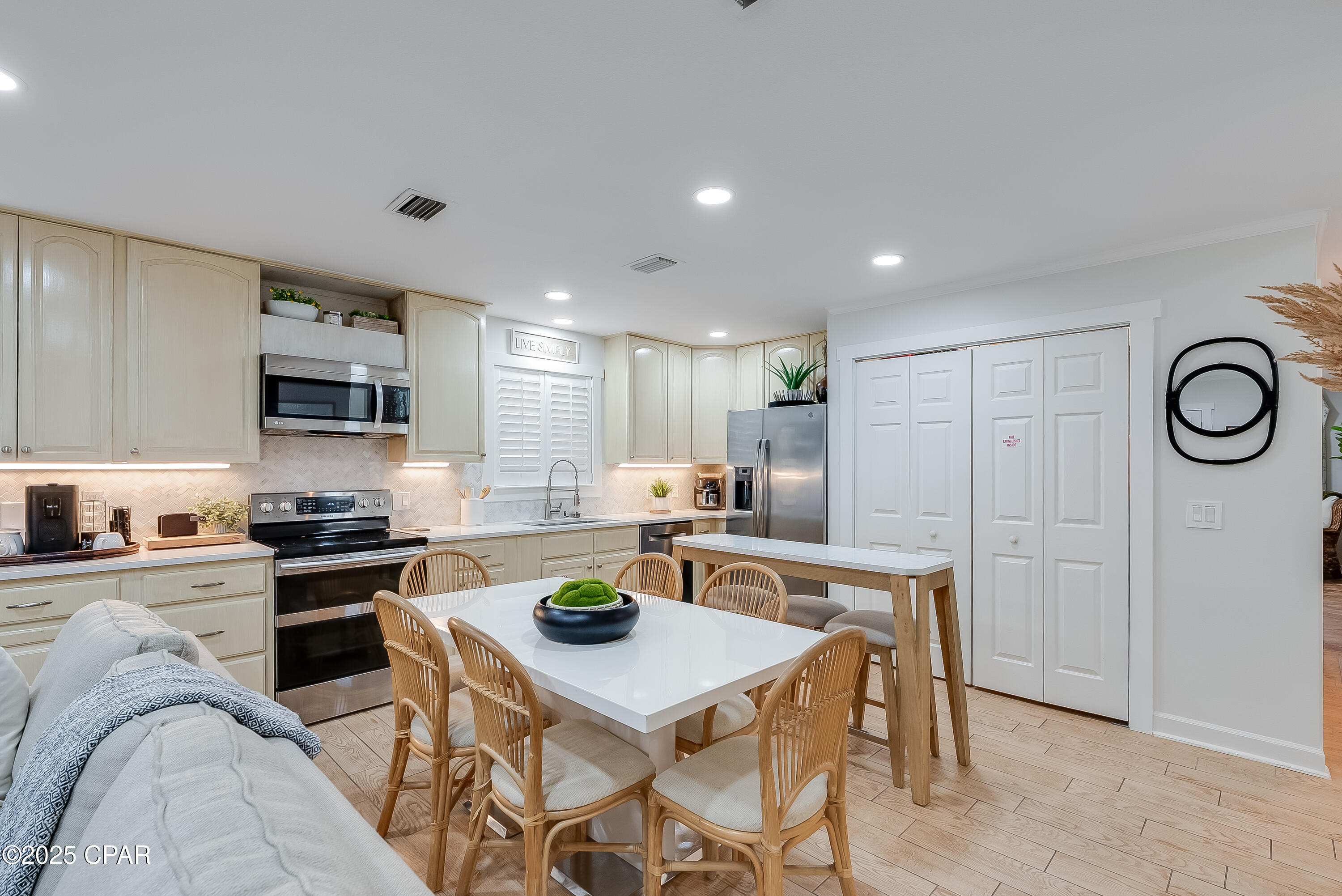 Image 15 For 44 Gulf View Drive