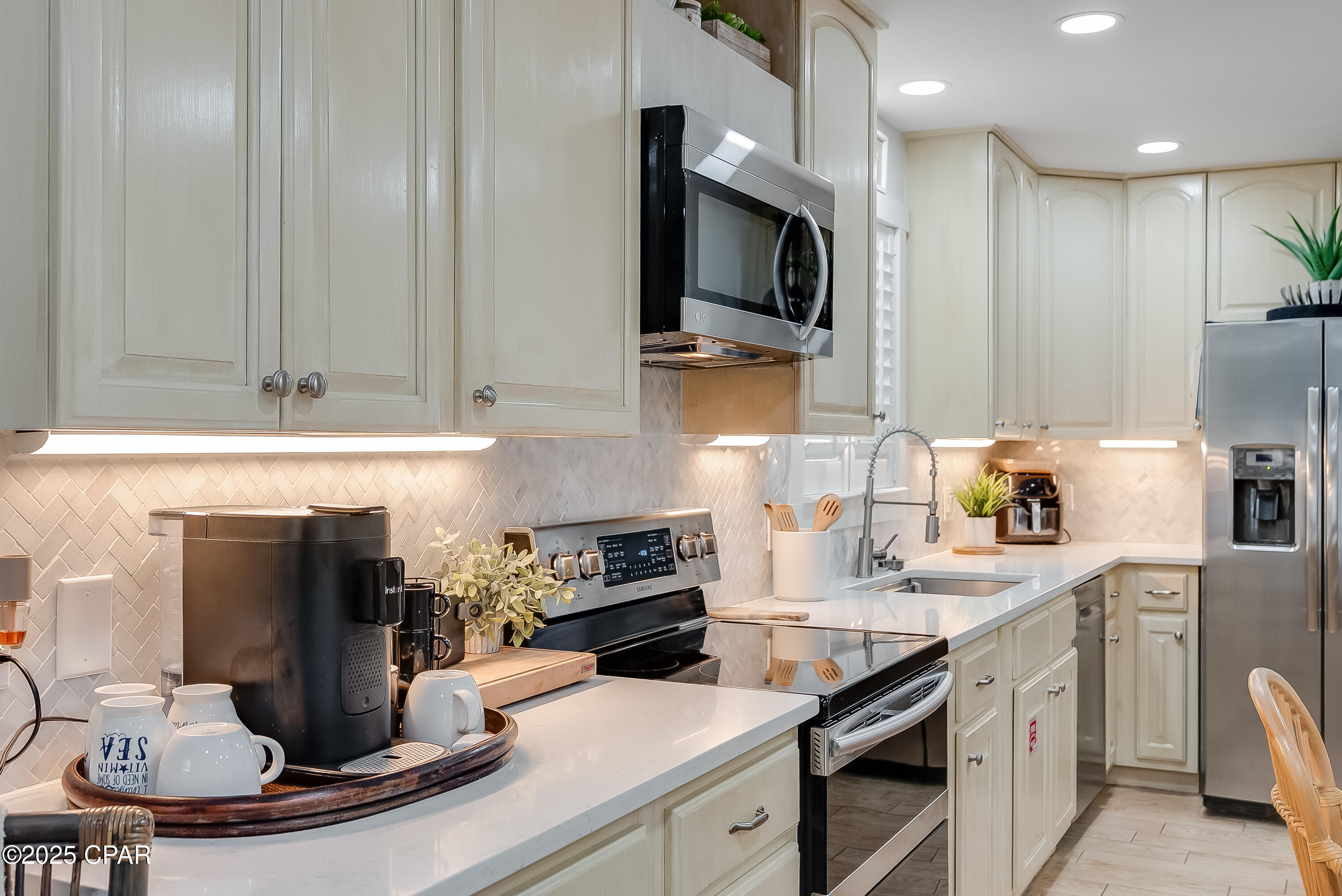 Image 17 For 44 Gulf View Drive