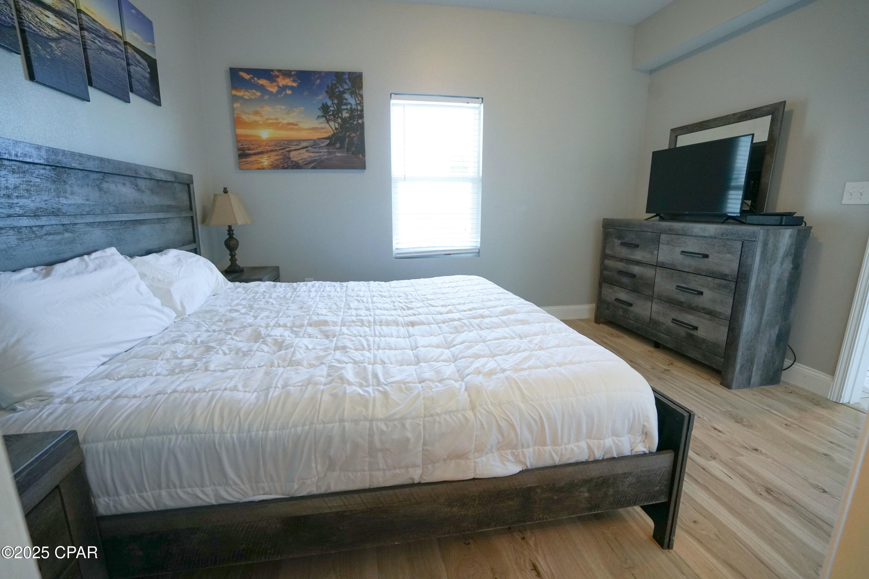 Image 7 For 9860 Thomas Drive 1004