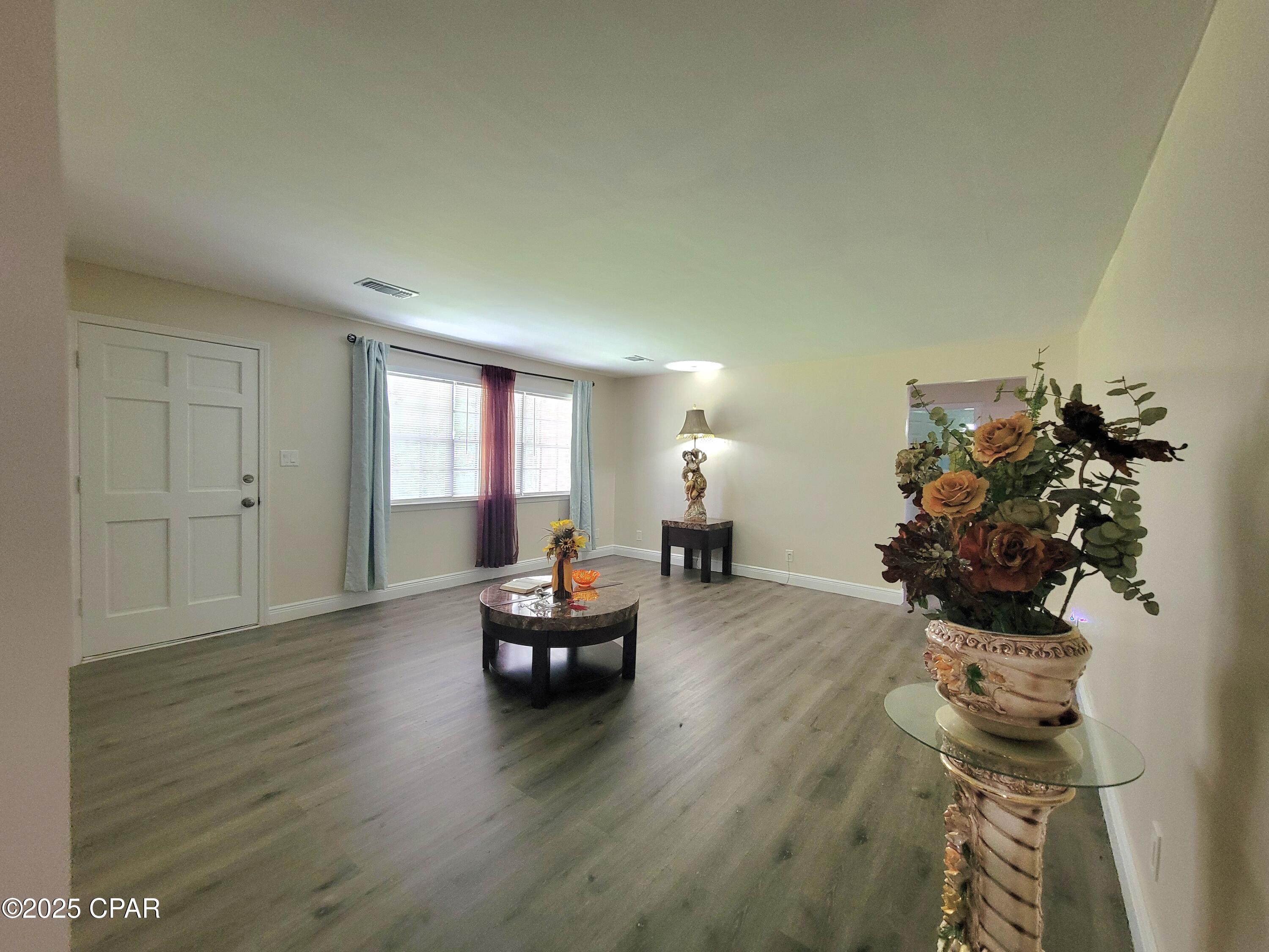 Image 4 For 1021 8th Avenue