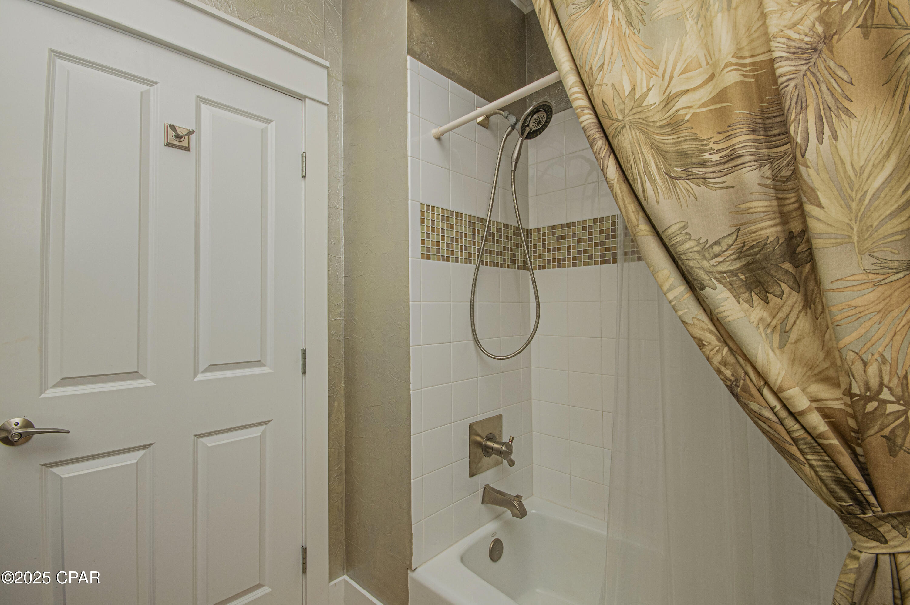 Image 102 For 13906 Front Beach Road Road