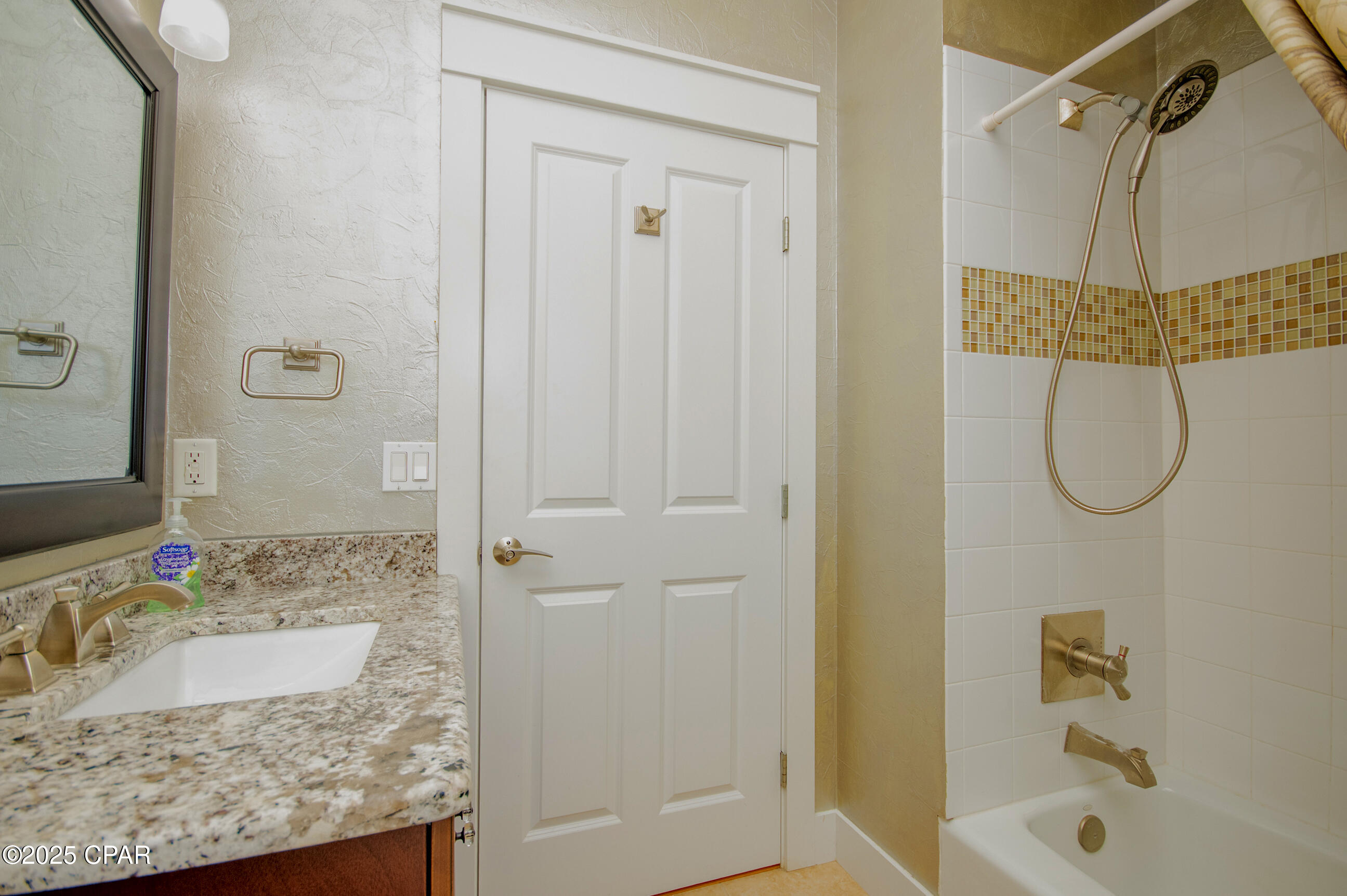 Image 124 For 13906 Front Beach Road Road