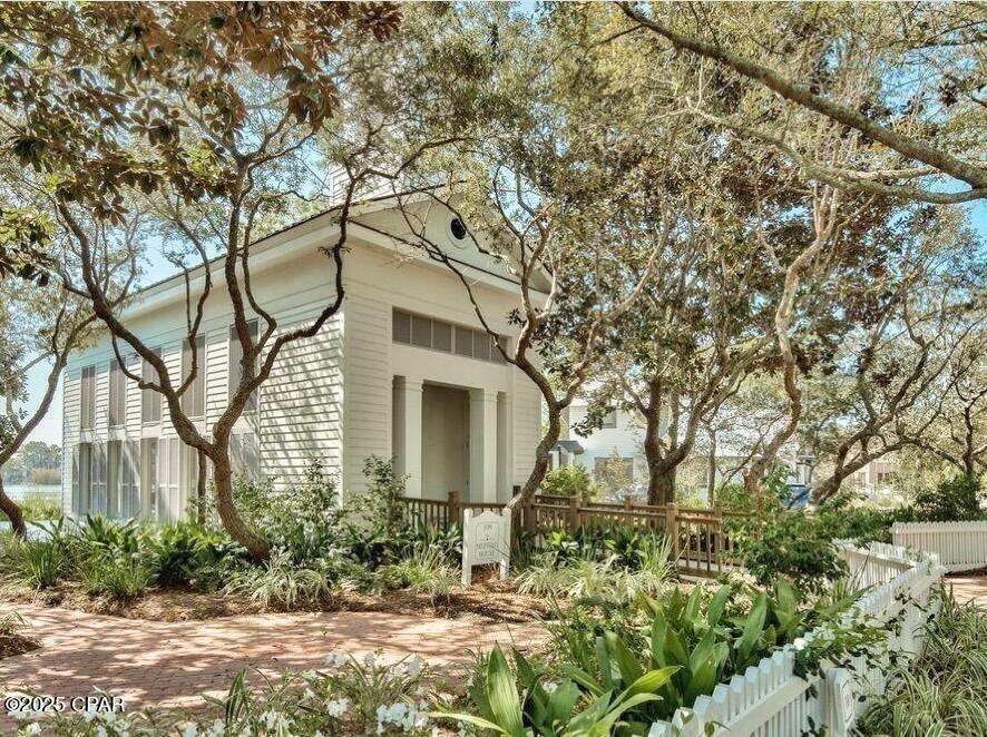 Image 32 For 114 Carillon Market Street 412