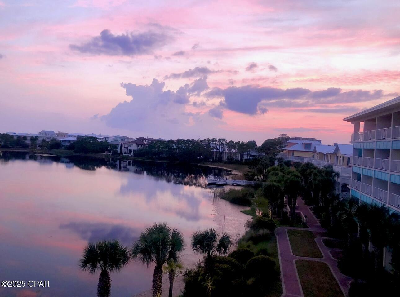 Image 41 For 114 Carillon Market Street 412