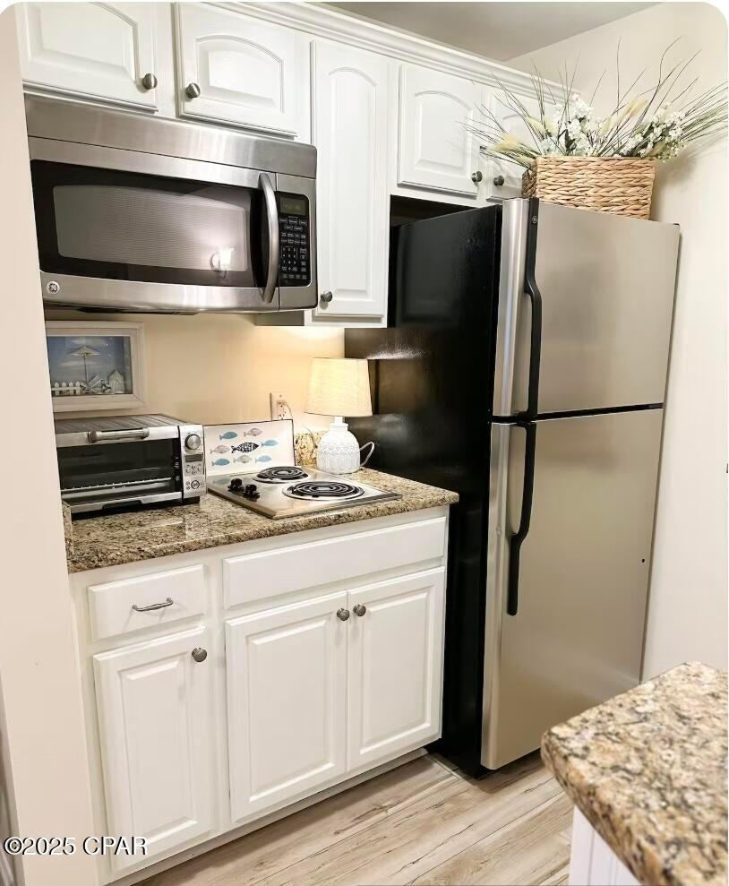 Image 6 For 114 Carillon Market Street 412