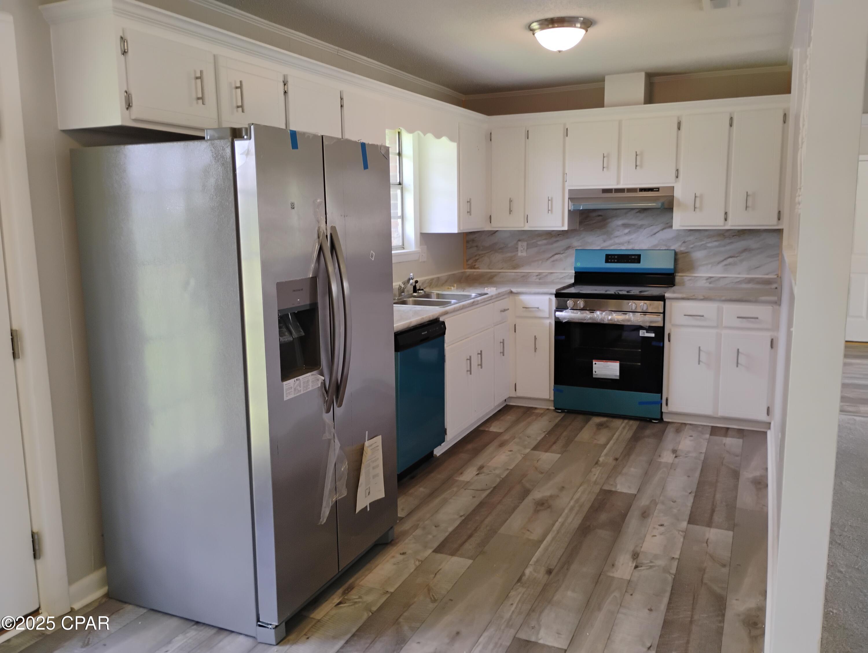 Image 3 For 576 Martin Luther King Drive