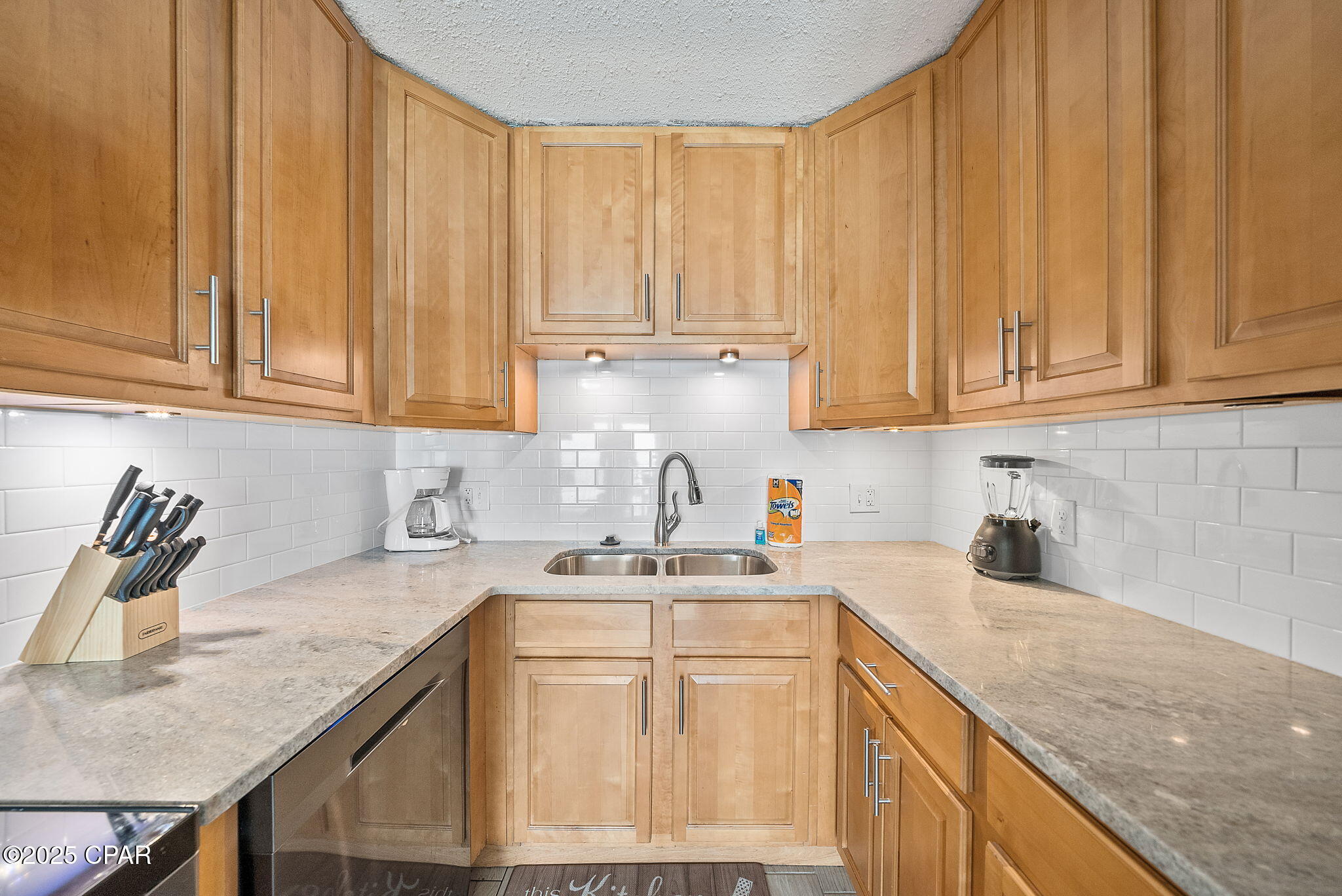 Image 14 For 8743 Thomas Drive 1207